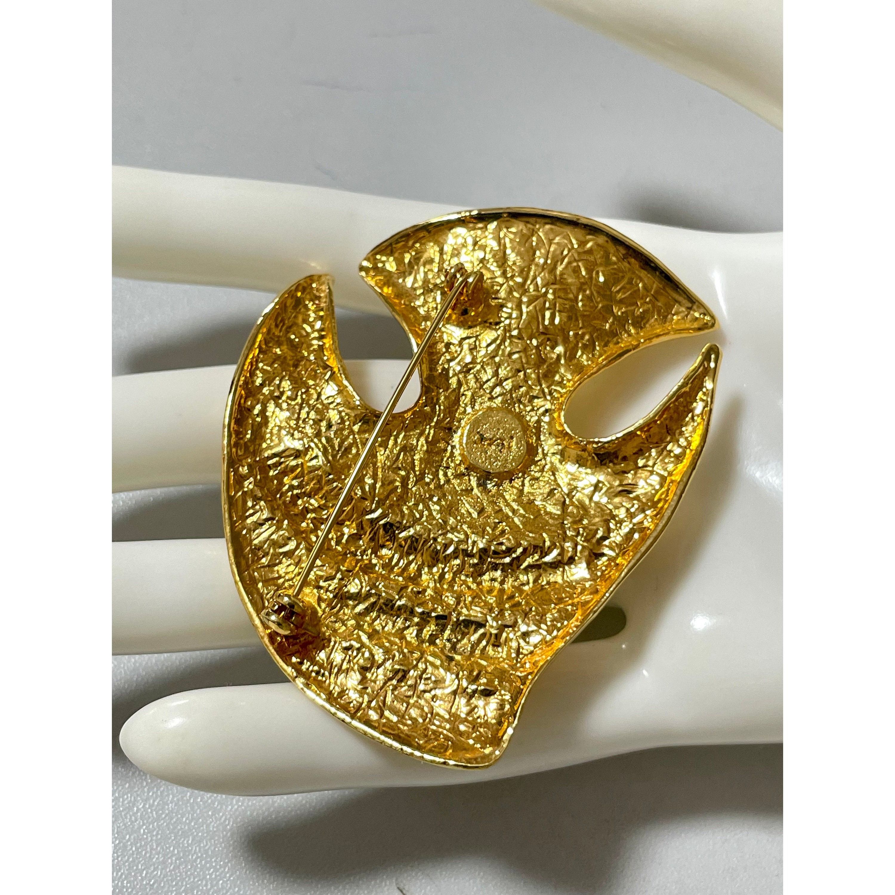 Yves Saint Laurent Vintage Yves Saint Laurent golden fish pin brooch. For hat, Size ONE SIZE - 5 Thumbnail