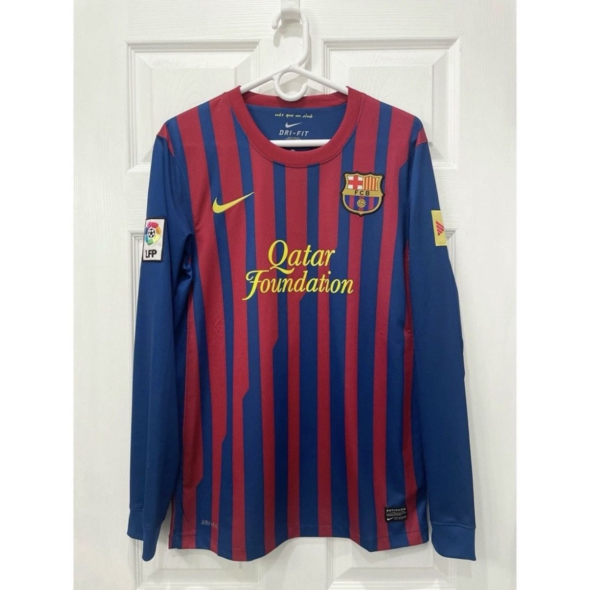 Nike Messi Barcelona 2011-2012 Home Jersey Long Sleeve Size US S / EU 44-46 / 1 - 1 Thumbnail