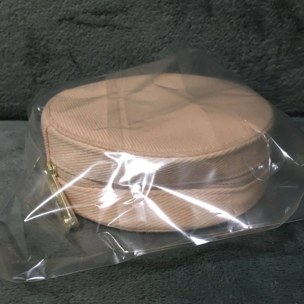 Burberry Burberry Goddess Zip Around Jewelry Round Clutch Pouch Bag Size ONE SIZE - 3 Thumbnail