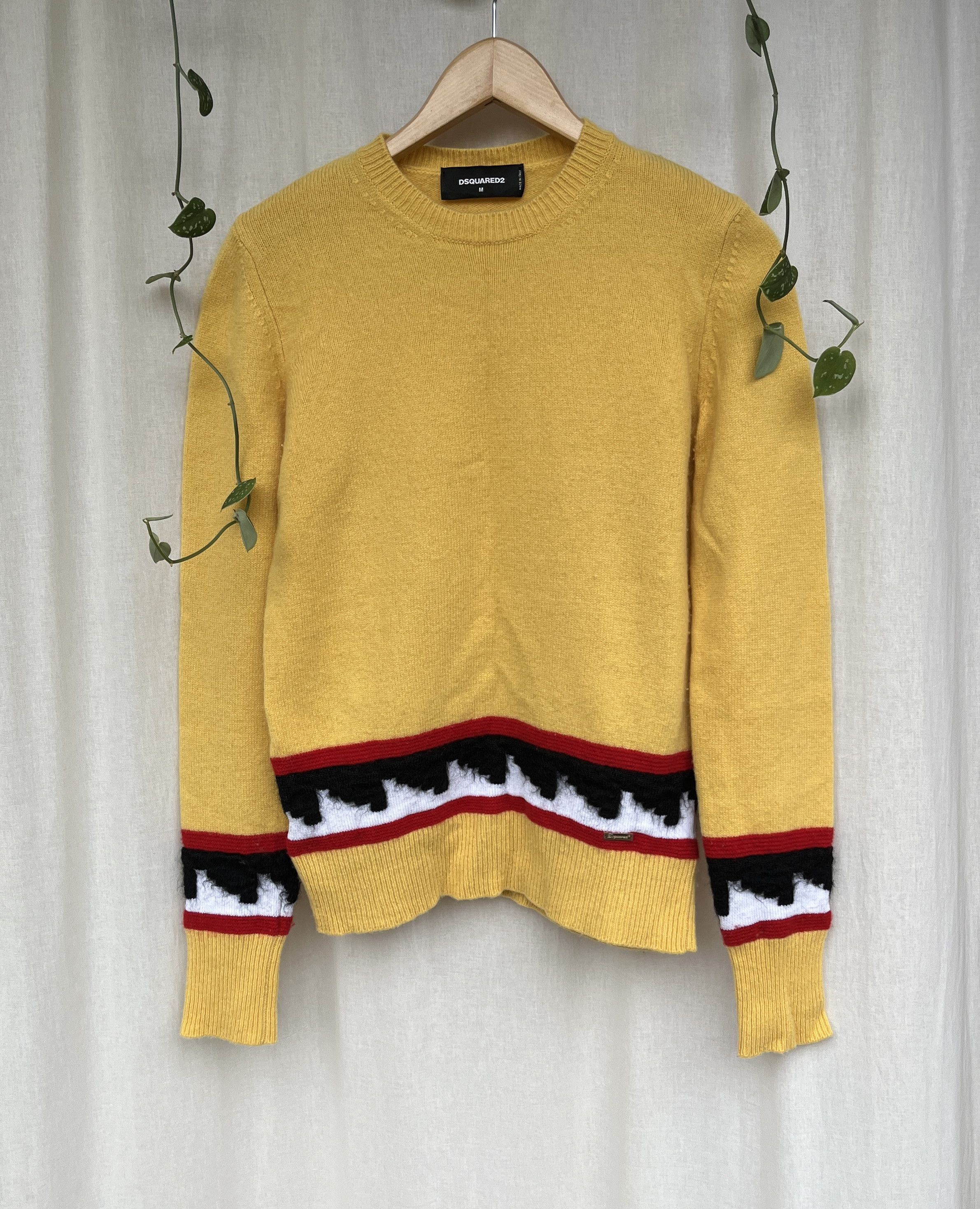Dsquared2 avant-garde designer sweater