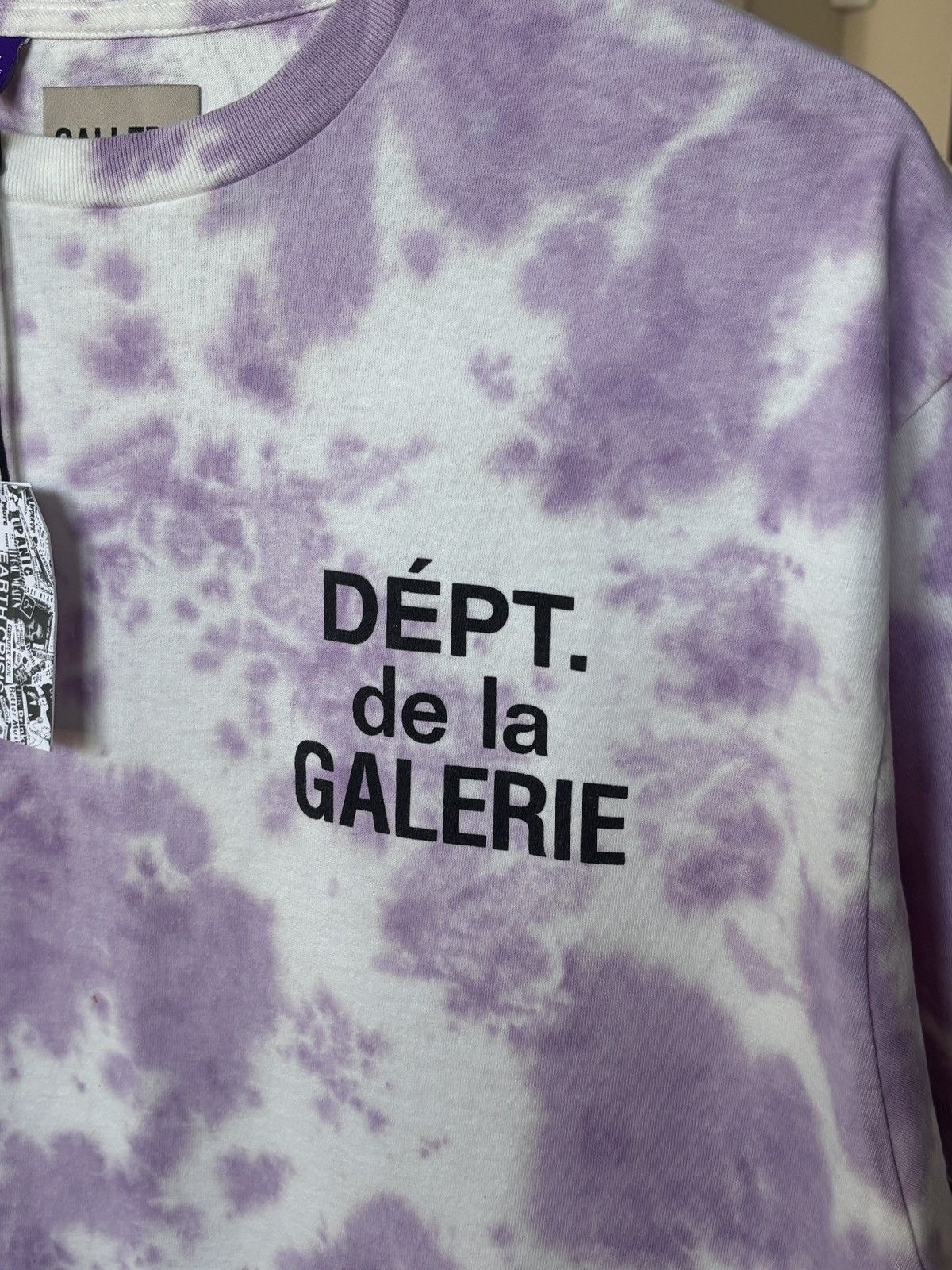 GALLERY DEPT | TIE DYE FRENCH LOGO PURPLE TEE