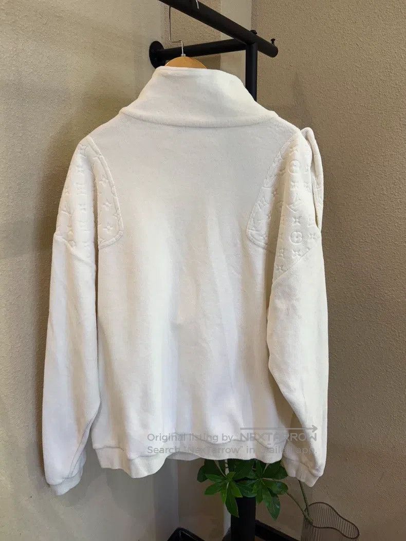 Louis Vuitton Louis Vuitton White velour half zip sweatshirt Size US M / EU 48-50 / 2 - 2 Thumbnail