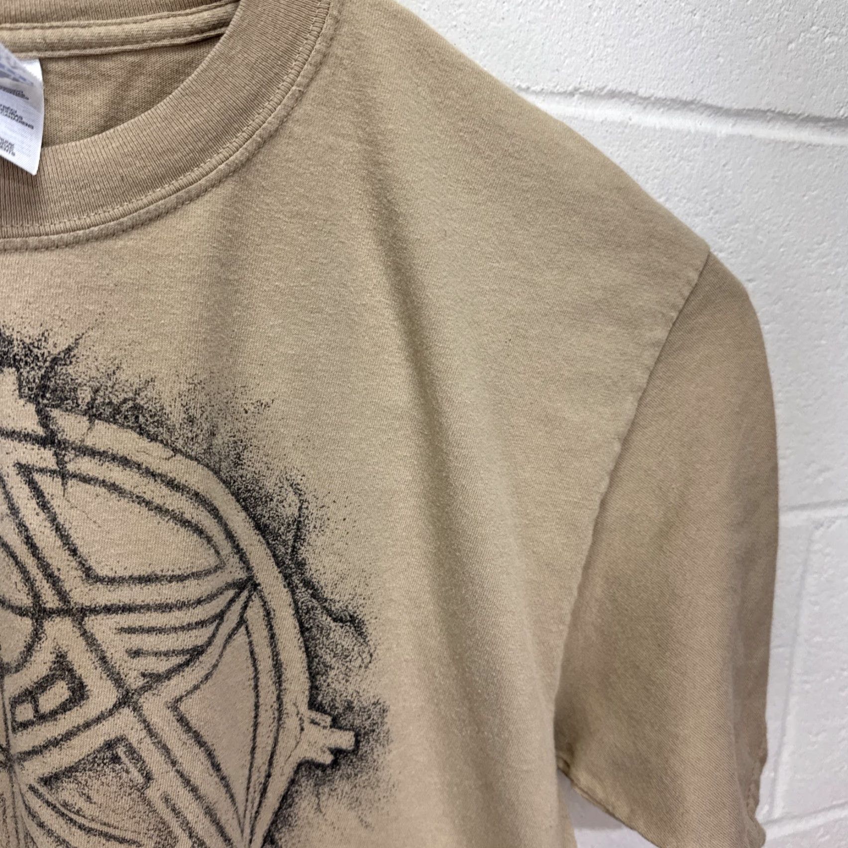Gildan VINTAGE Gildan Spiritual Warrior T-Shirt Pentagram Logo Graphic Brown L Y2K Mens Size US L / EU 52-54 / 3 - 6 Thumbnail
