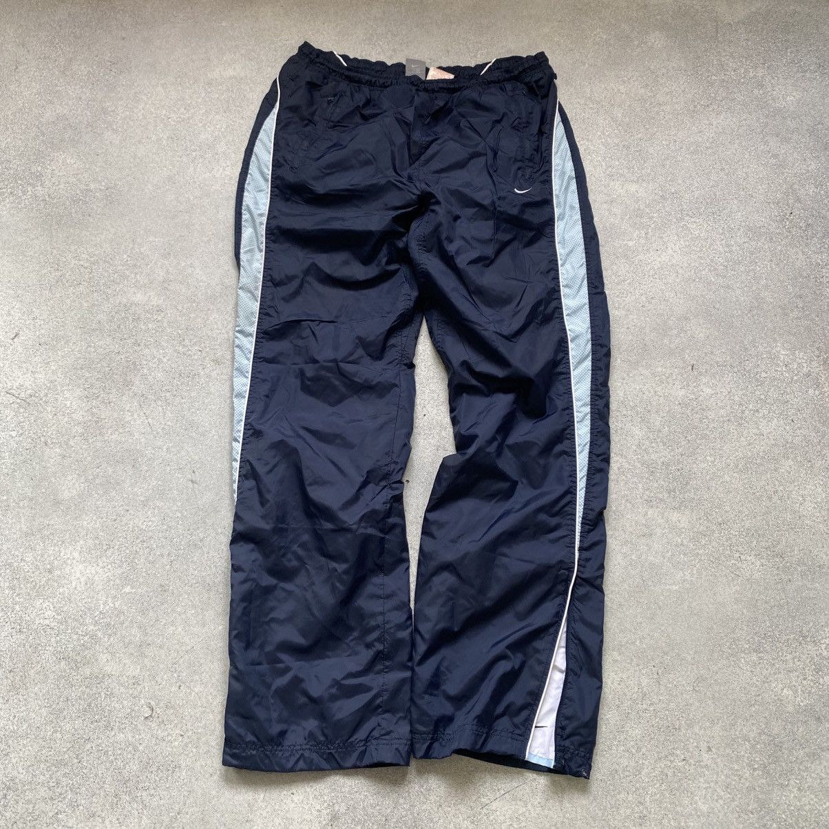 Nike VERY RARE vintage nike track pants size XXL Size US 36 / EU 52 - 1 Thumbnail