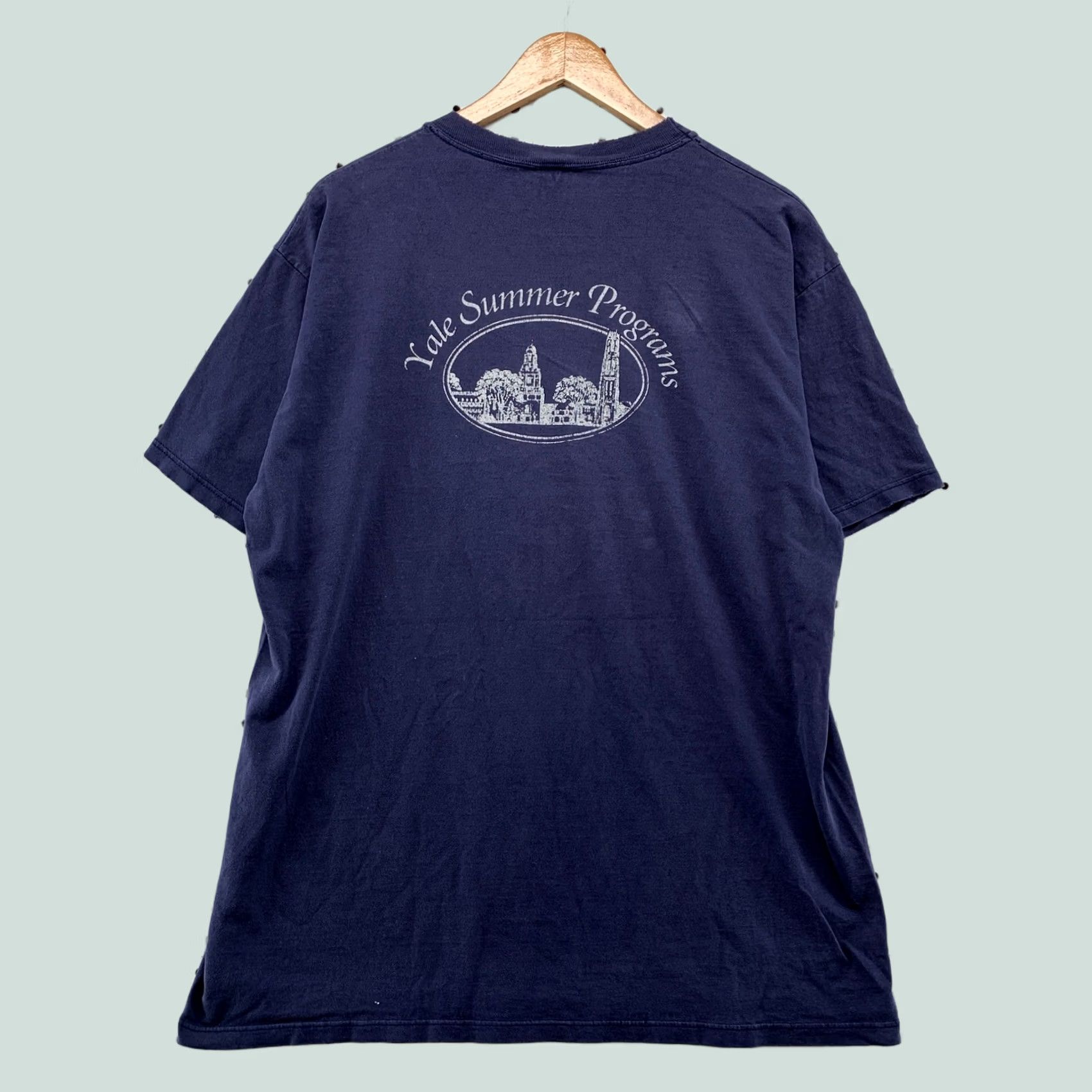 Russell Athletic VINTAGE Russell Athletic T Shirt Mens XL Navy Blue 90s Yale University Campus Skyline Graphic Print 1990s Collegiate Summer Programs Mens Size US XL / EU 56 / 4 - 1 Thumbnail