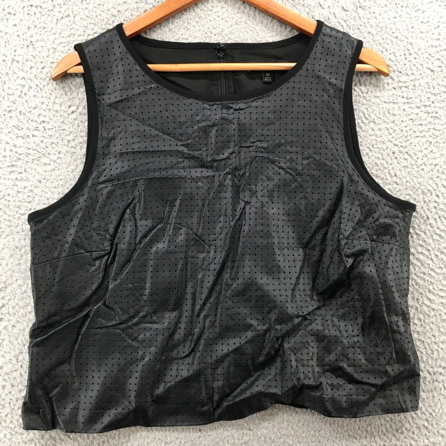 Banana Republic Banana Republic Tank Top Womens XL Black Mech Back Zip Sleeveless Round Neck Size XL / US 12-14 / IT 48-50 - 2 Thumbnail