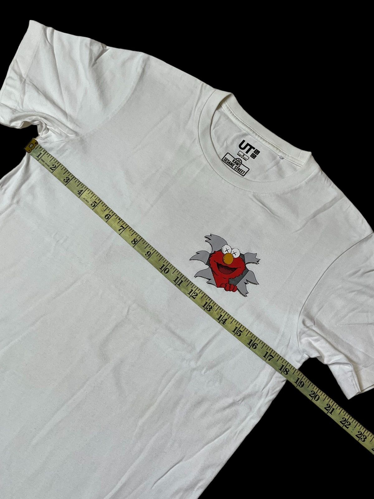 Kaws × Uniqlo UNIQLO x KAWS x SESAME STREET(ELMO) COLLABORATION T SHIRT Size US S / EU 44-46 / 1 - 6 Thumbnail
