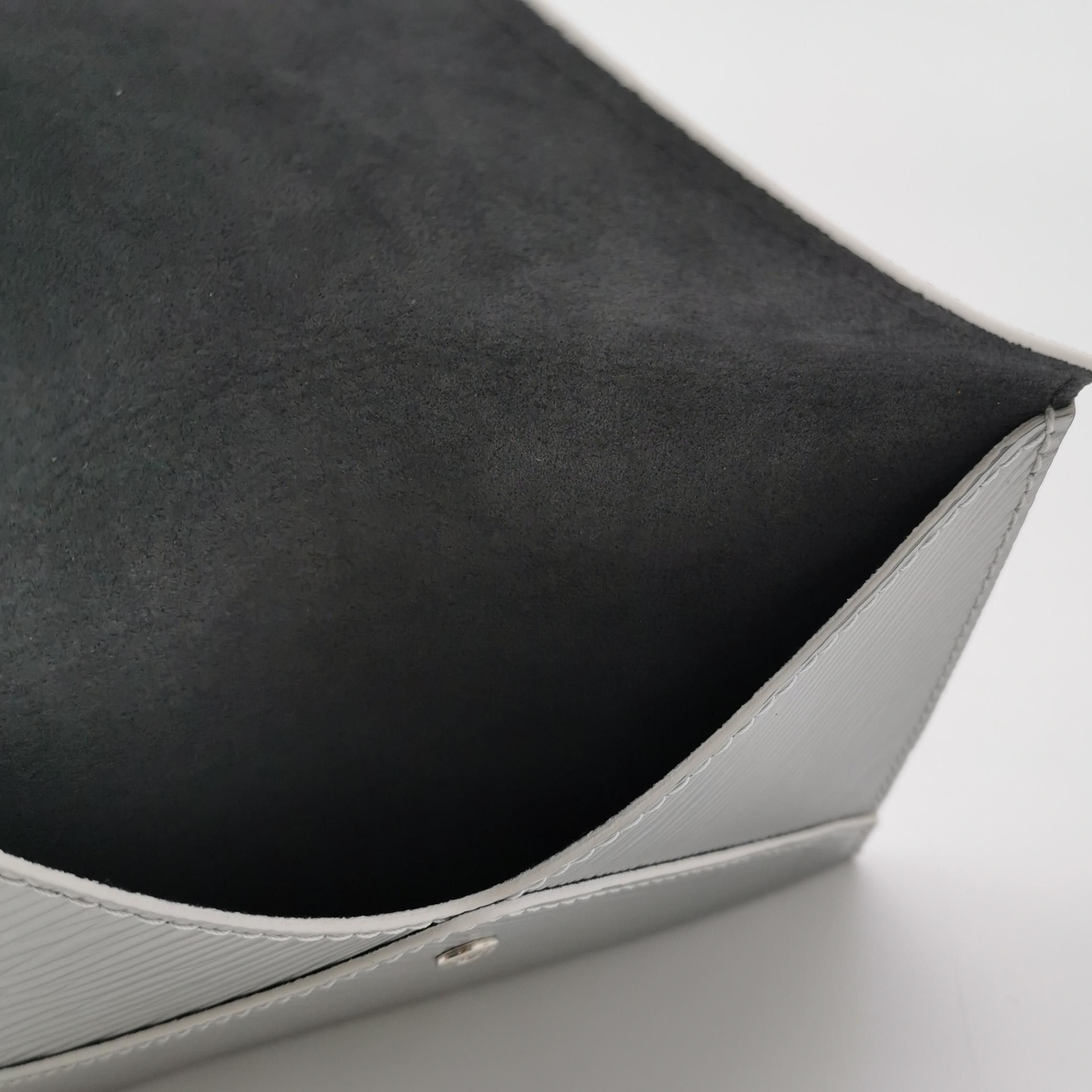Louis Vuitton Louis Vuitton (LV) Pochette Kirigami Cowhide Temperament Wa Size ONE SIZE - 5 Thumbnail