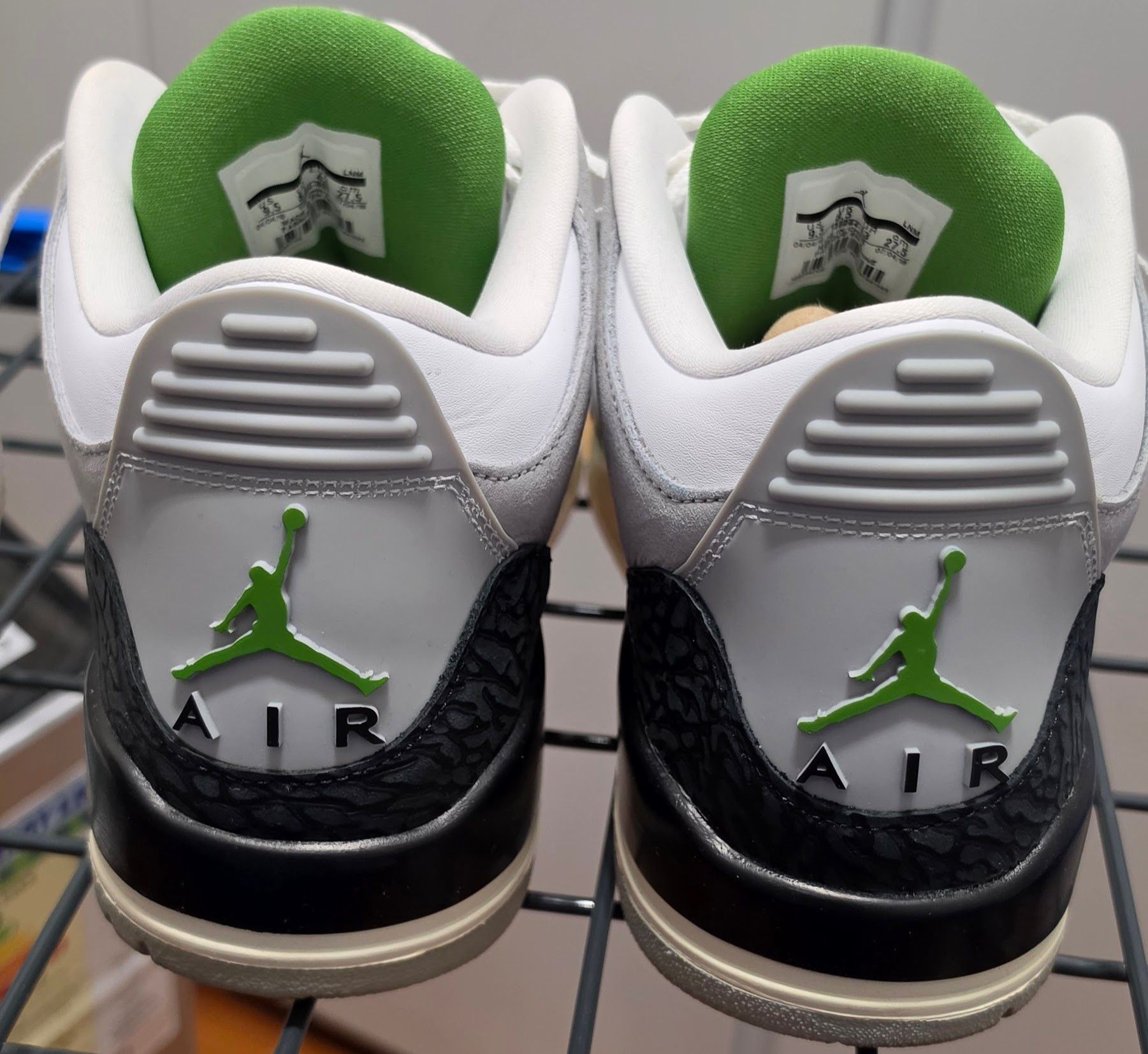 Jordan Brand Jordan 3 Retro Chlorophyll (US 9.5) Size US 9.5 / EU 42-43 - 3 Thumbnail