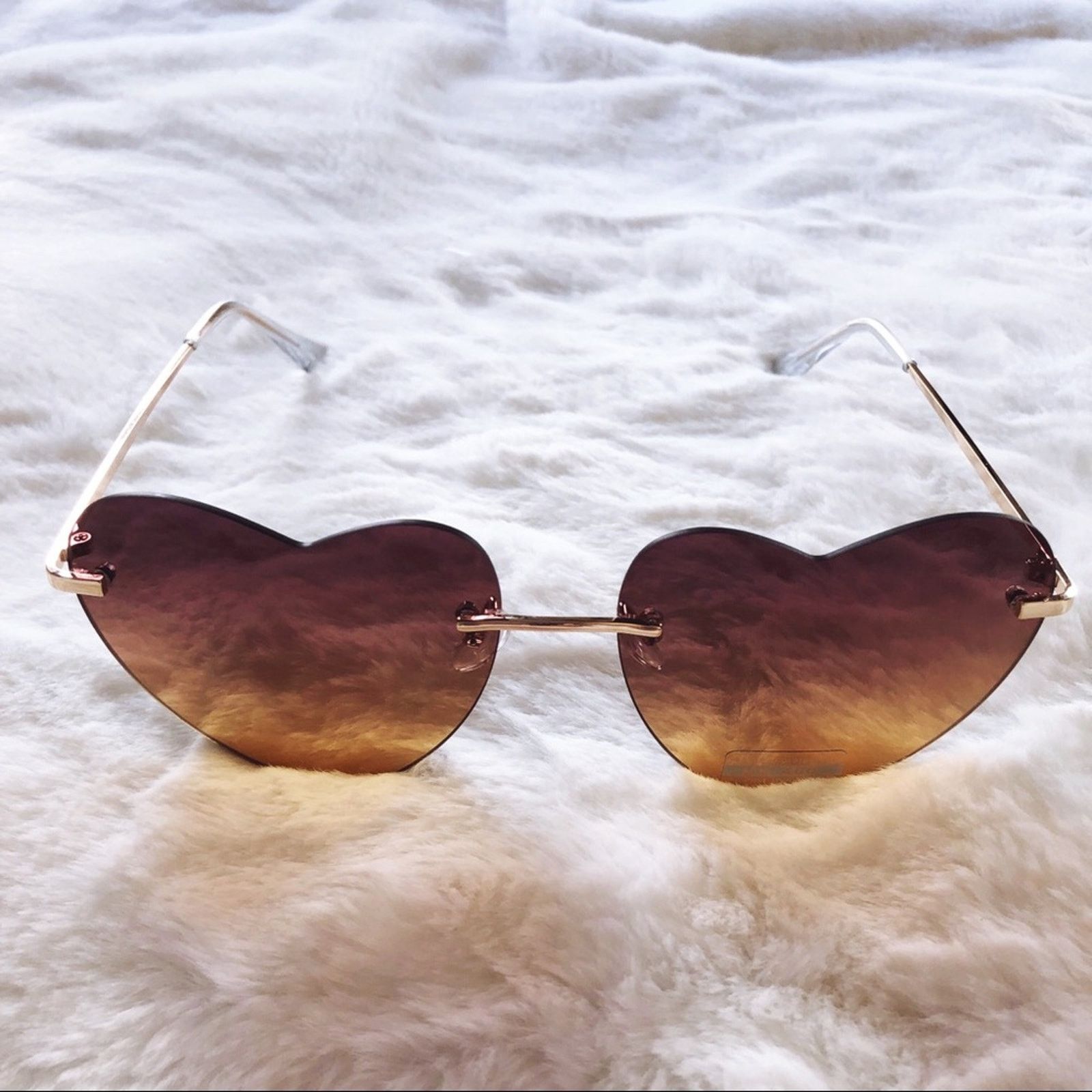 Other Miley Brown & Tan Gradient Heart Sunglasses Size ONE SIZE - 6 Thumbnail
