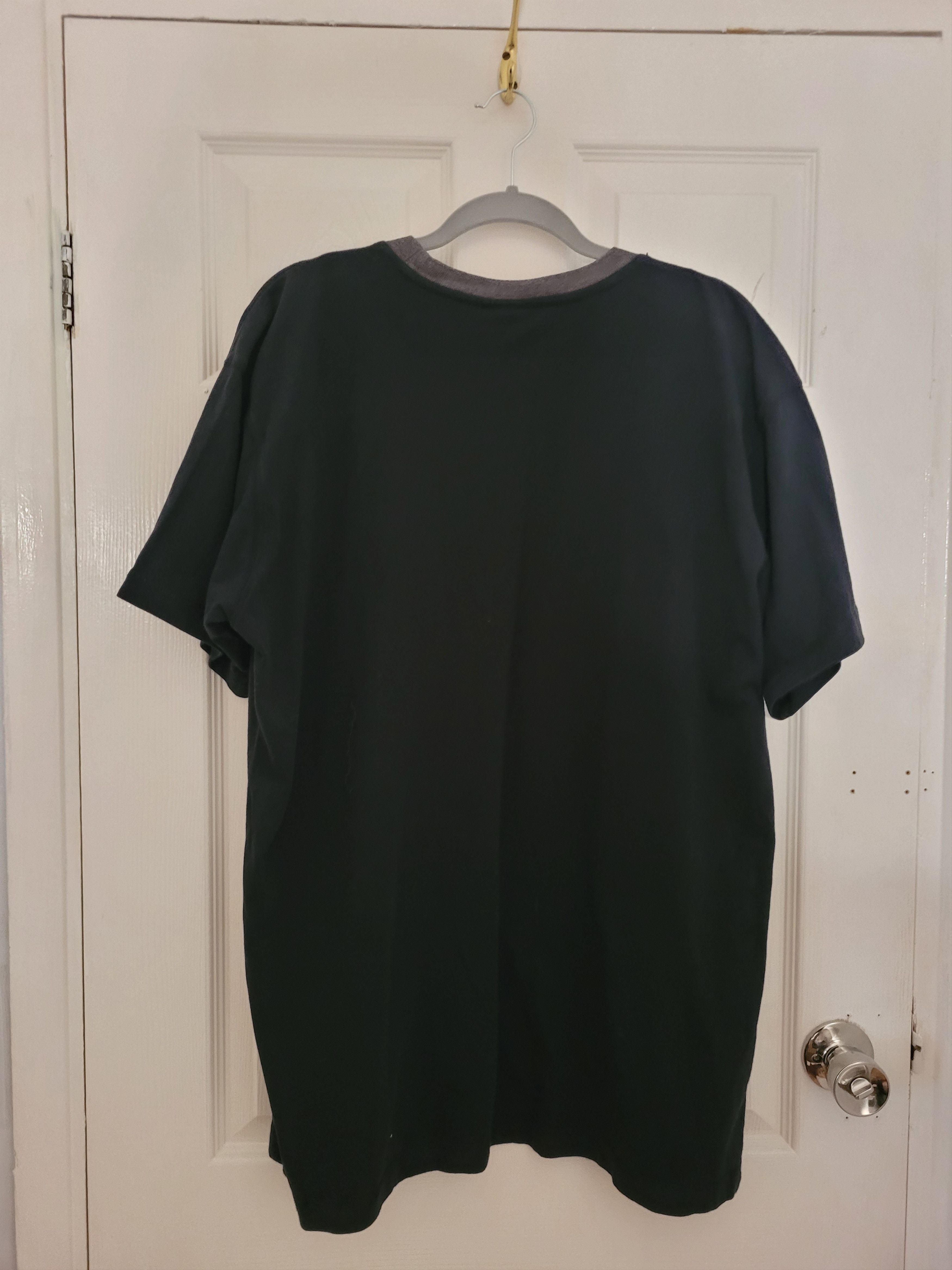 Nike Vintage Nike T-shirt Black with Red Swoosh 90s/2000s Size US XXL / EU 58 / 5 - 2 Thumbnail