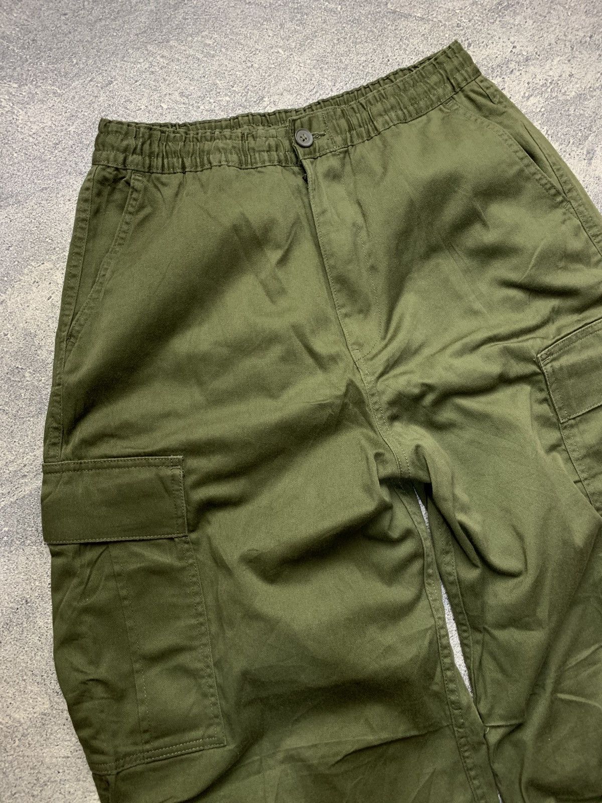 Japanese Brand 🐍 SOLD OUT 🐍 GU Twill Superwide Cargo Balloon Pants Size US 32 / EU 48 - 3 Thumbnail