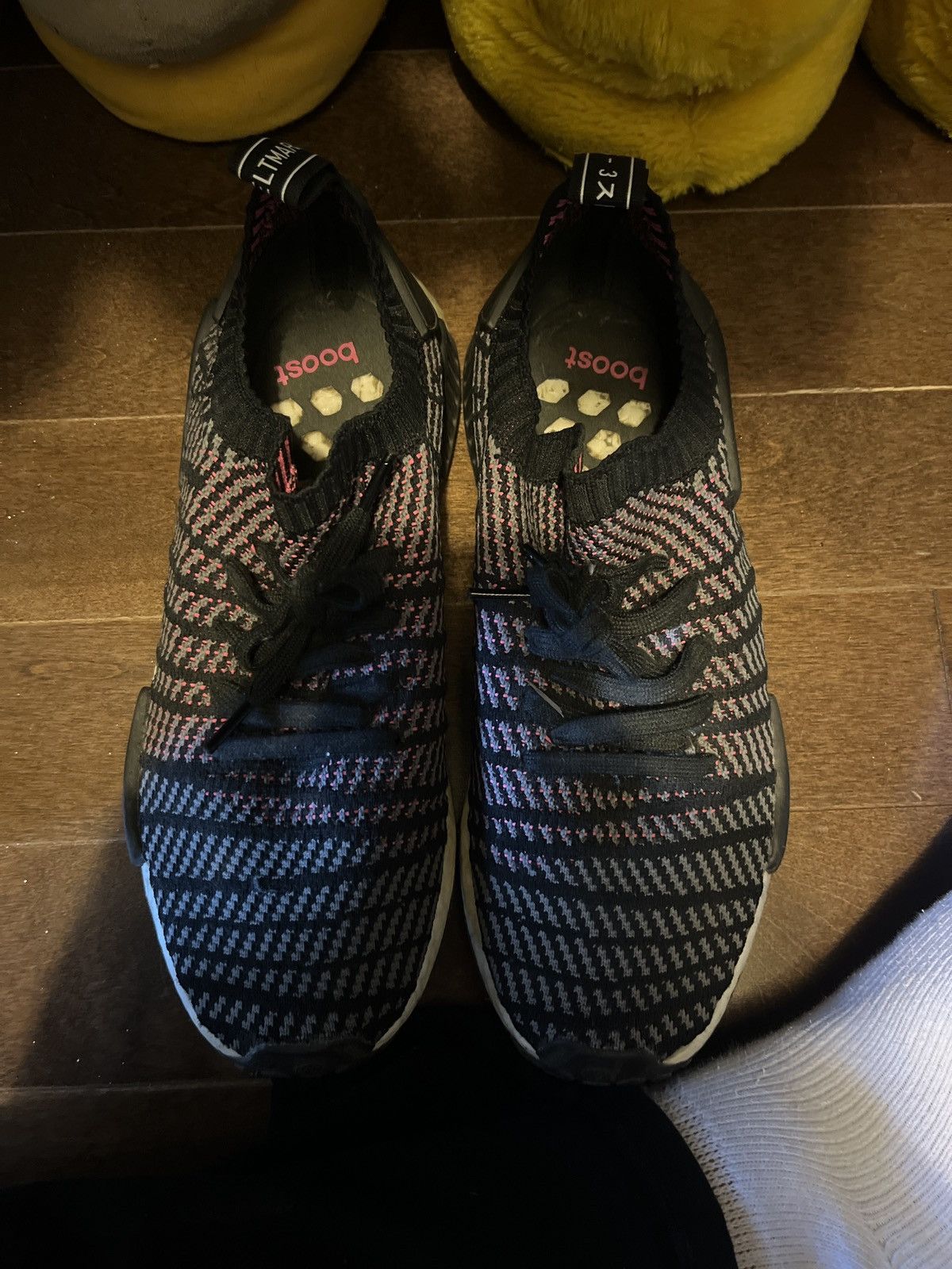 Adidas Adidas NMD R1 Pink SZ 10 Size US 10 / EU 43 - 6 Thumbnail