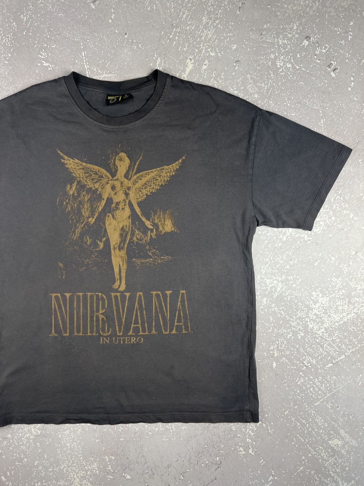 Band Tees Vintage Nirvana In Utero Logo T Shirt Mens XL Gray Size US XL / EU 56 / 4 - 2 Thumbnail