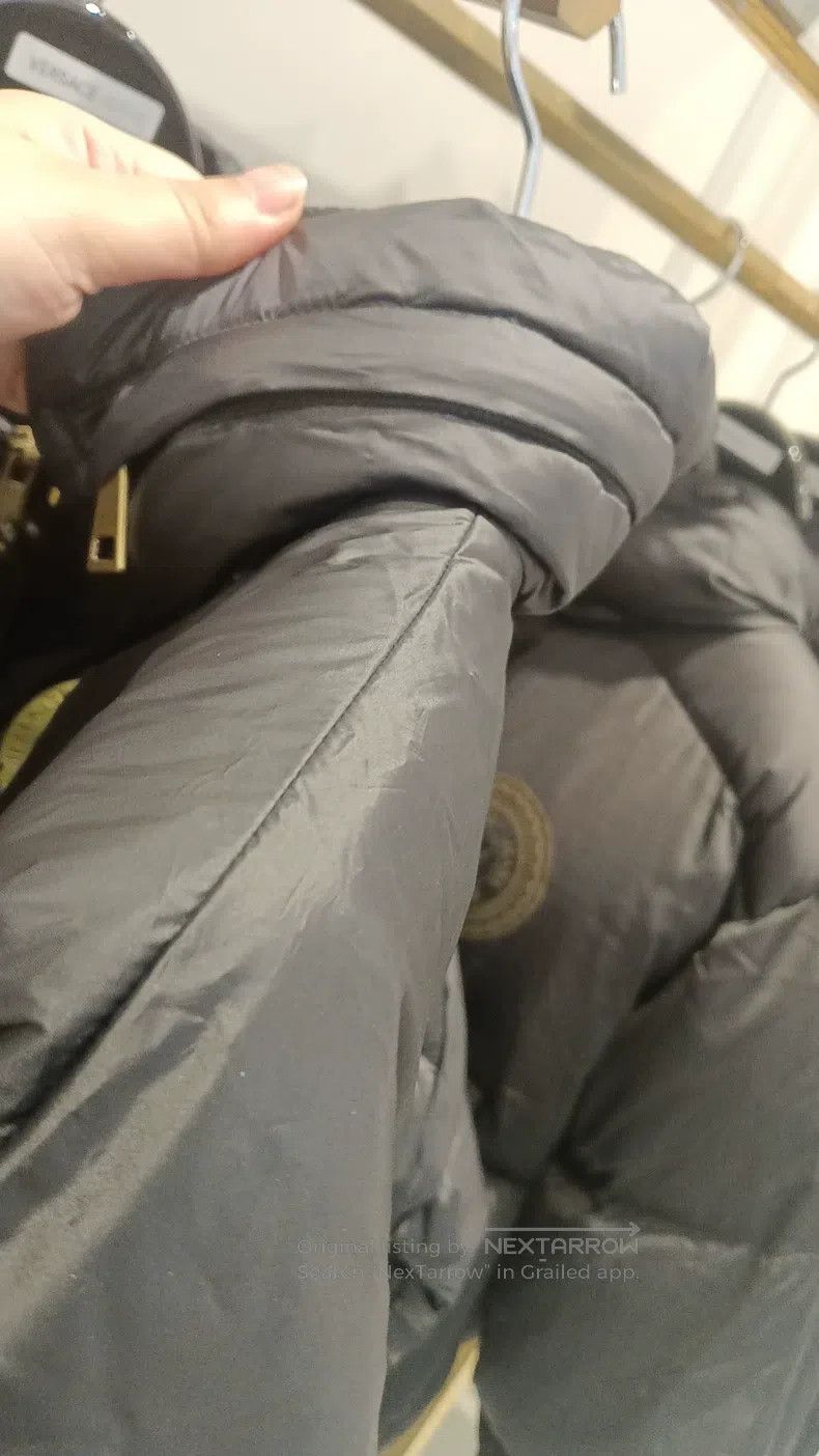 Versace Versace Men's down jacket Size US XL / EU 56 / 4 - 7 Thumbnail
