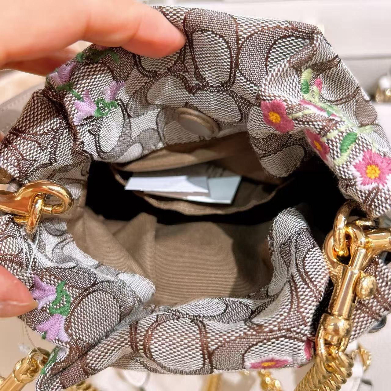 Coach Faye Mini Drawstring Bag Floral Embroidery CDZ94 Size ONE SIZE - 3 Thumbnail