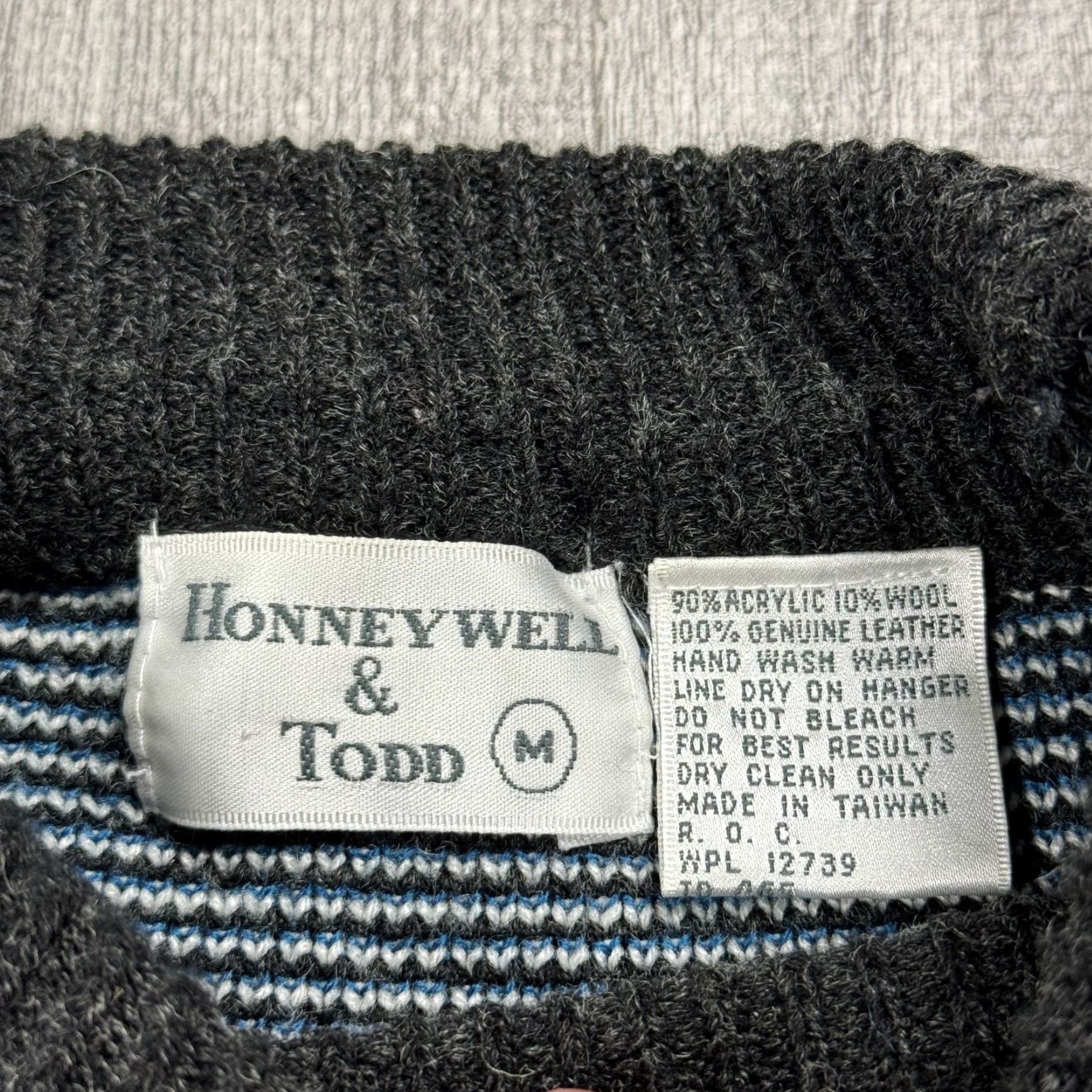 Vintage VINTAGE HONEYWELL AND TODD NORDIC SWEATER MENS PULLOVER CREWNECK BLACK FAIR ISLE SIZE M SKI WINTER Size M / US 6-8 / IT 42-44 - 3 Thumbnail