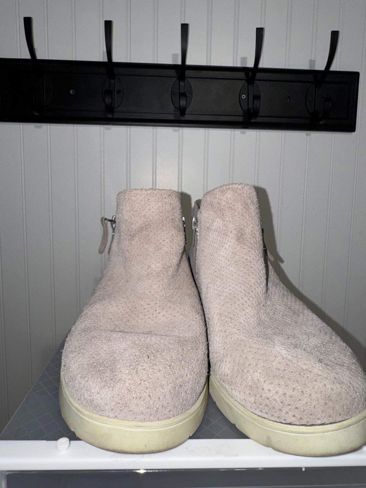 White Mountaineering White Mountain Beaumont Women's 9.5 Suede Ankle Booties Size US 9.5 / IT 39.5 - 1 Thumbnail