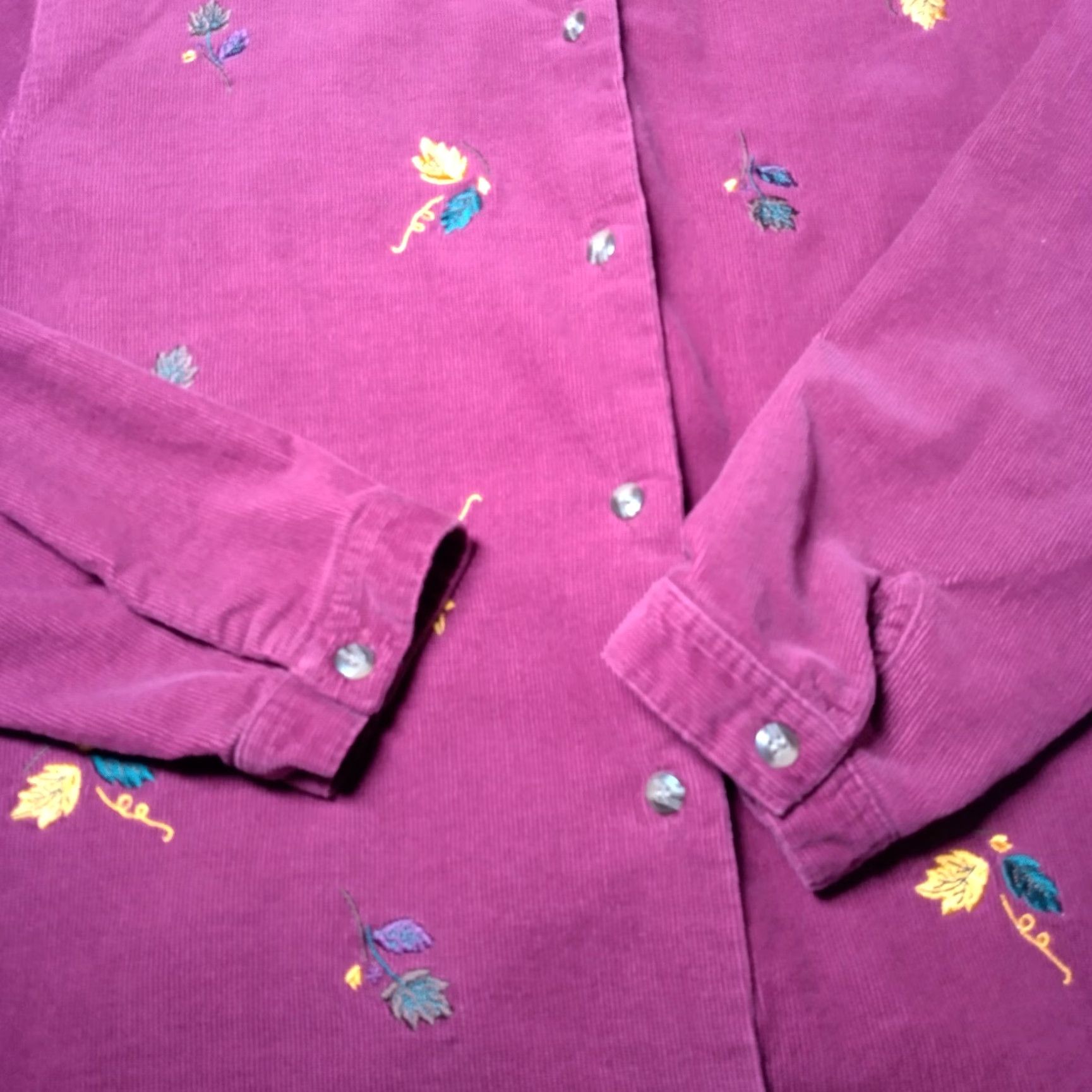 Vintage VINTAGE Bobbie Brooks Shirt XL Button-Up Embroidered Leaf Maroon Corduroy Women's Nature Size XL / US 12-14 / IT 48-50 - 5 Thumbnail