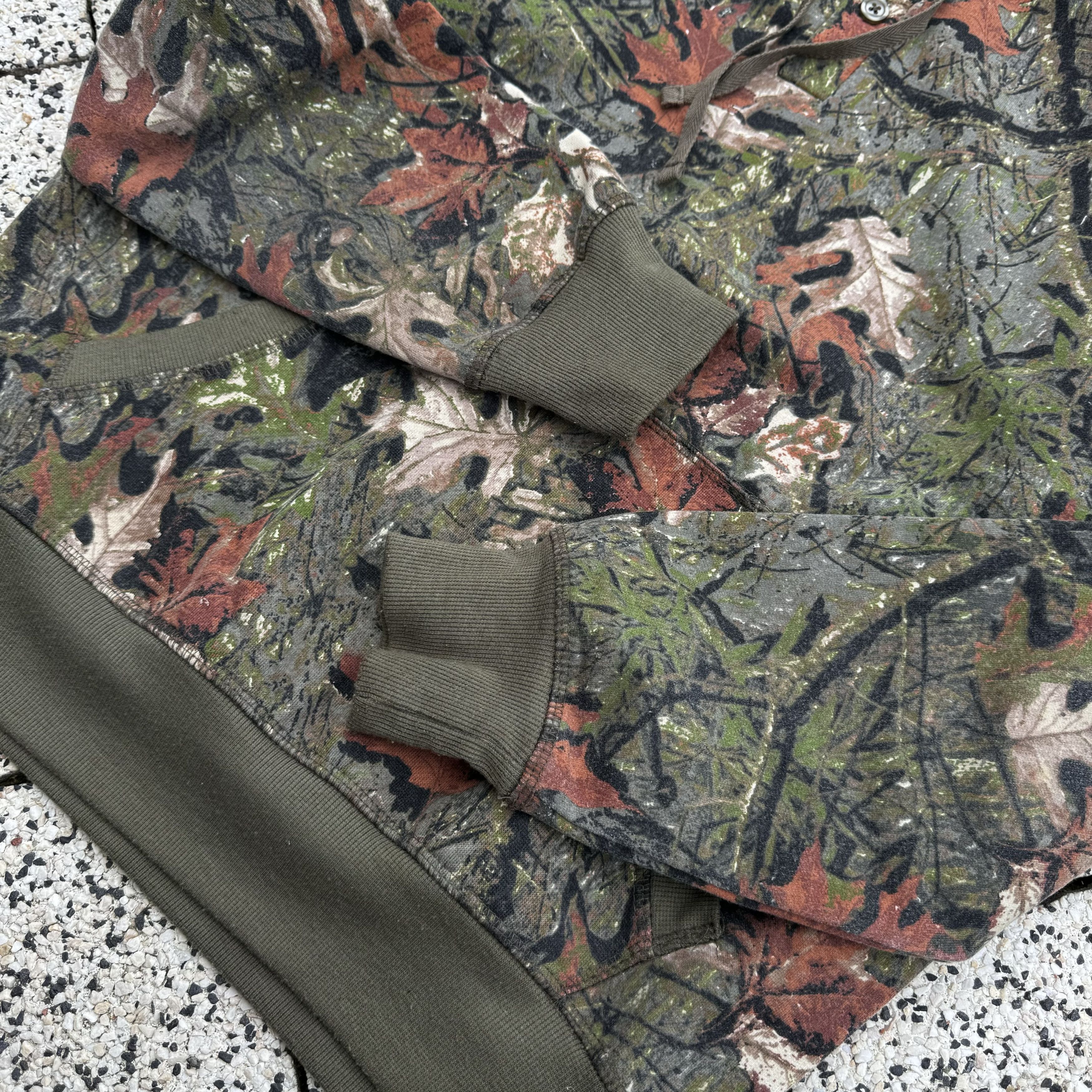 Vintage VINTAGE CAMO BAGGY HOODIE Y2K MILITARY MOSSY OAKS Y2K Size US M / EU 48-50 / 2 - 5 Thumbnail