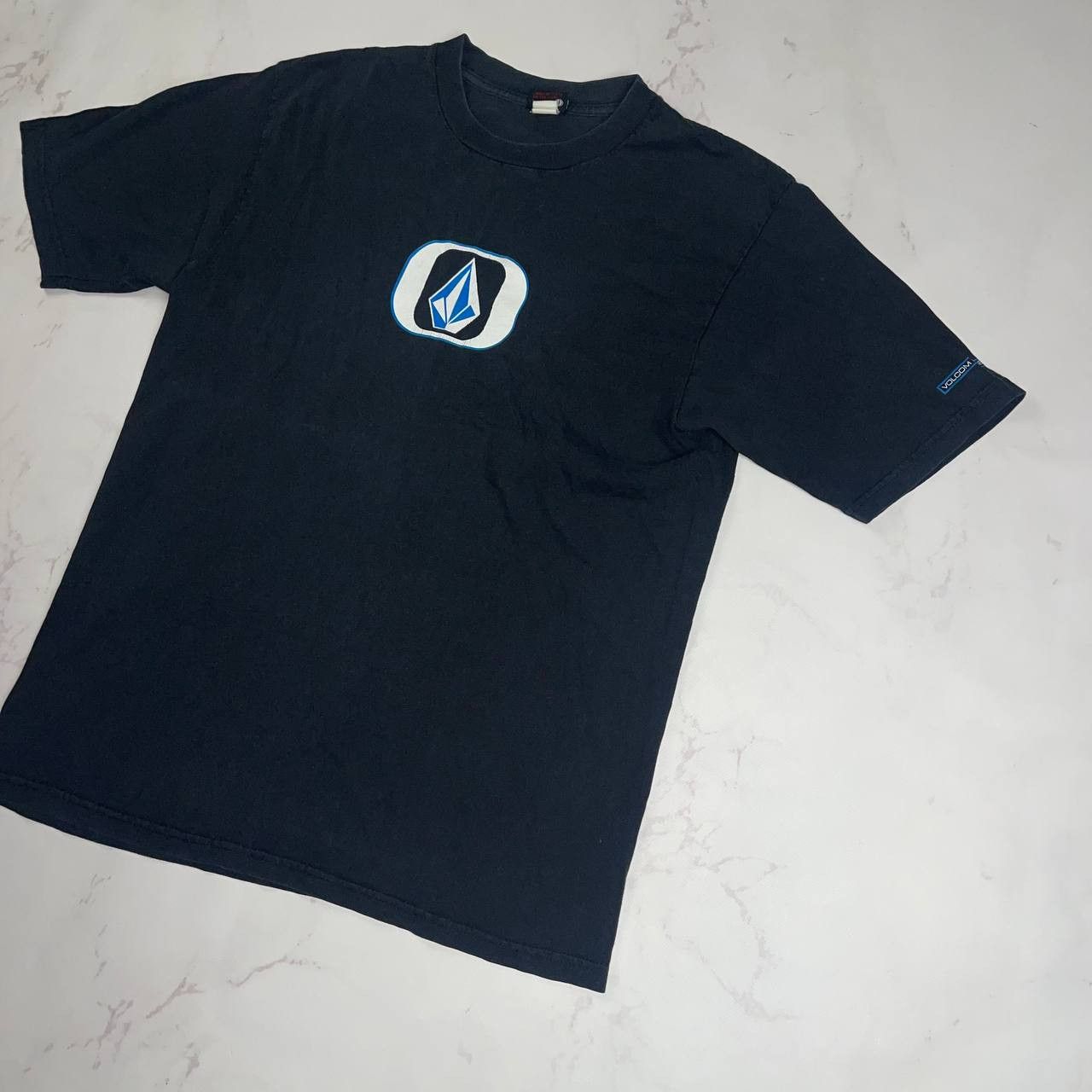 Vintage vintage volcom t-shirt size L black 90s crazy vintgae Size US L / EU 52-54 / 3 - 3 Thumbnail