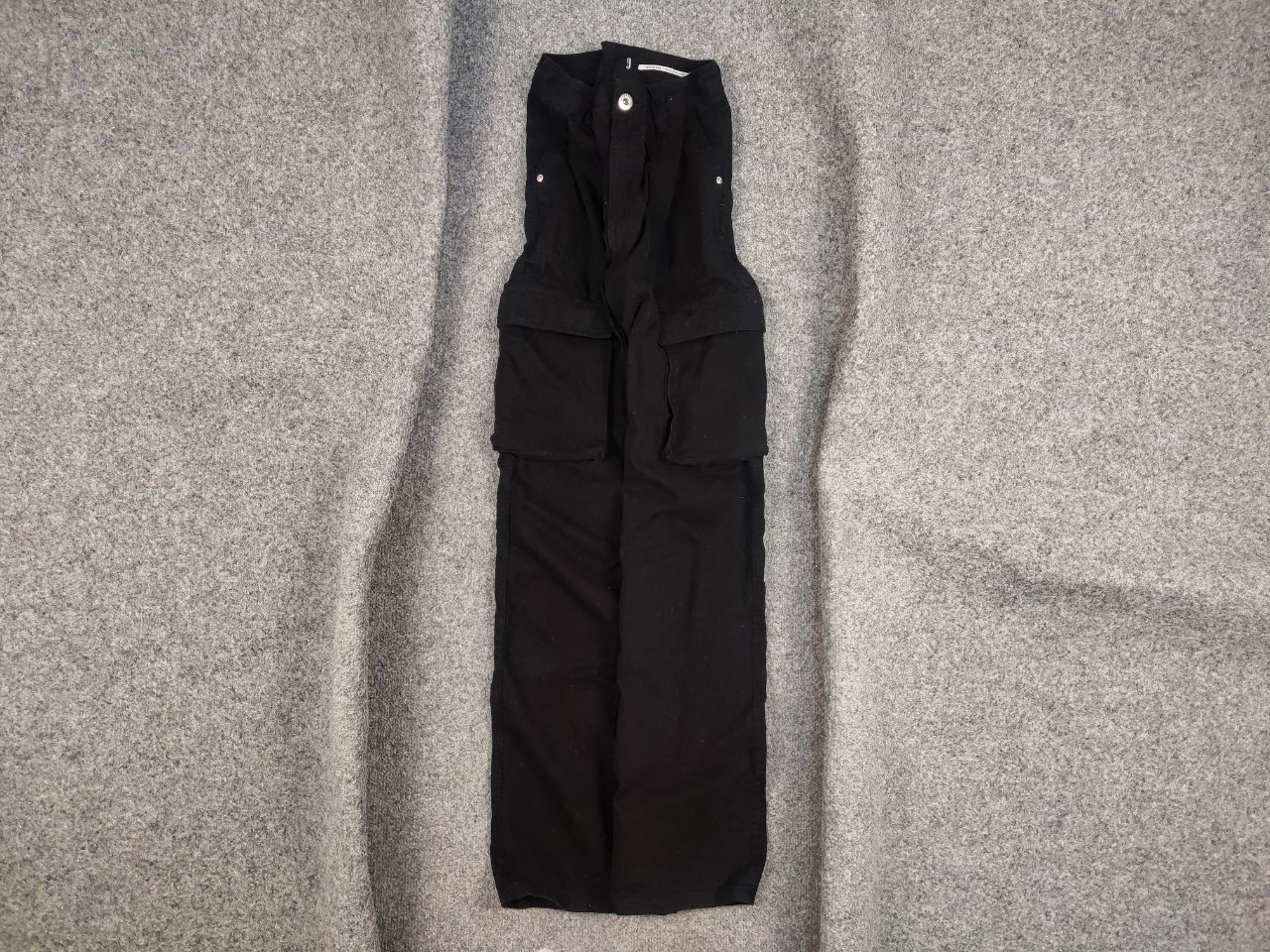 Japanese Brand Vintage Japanese Baggy Black Cotton Cargo Pants Y2K Style Size US 30 / EU 46 - 1 Thumbnail
