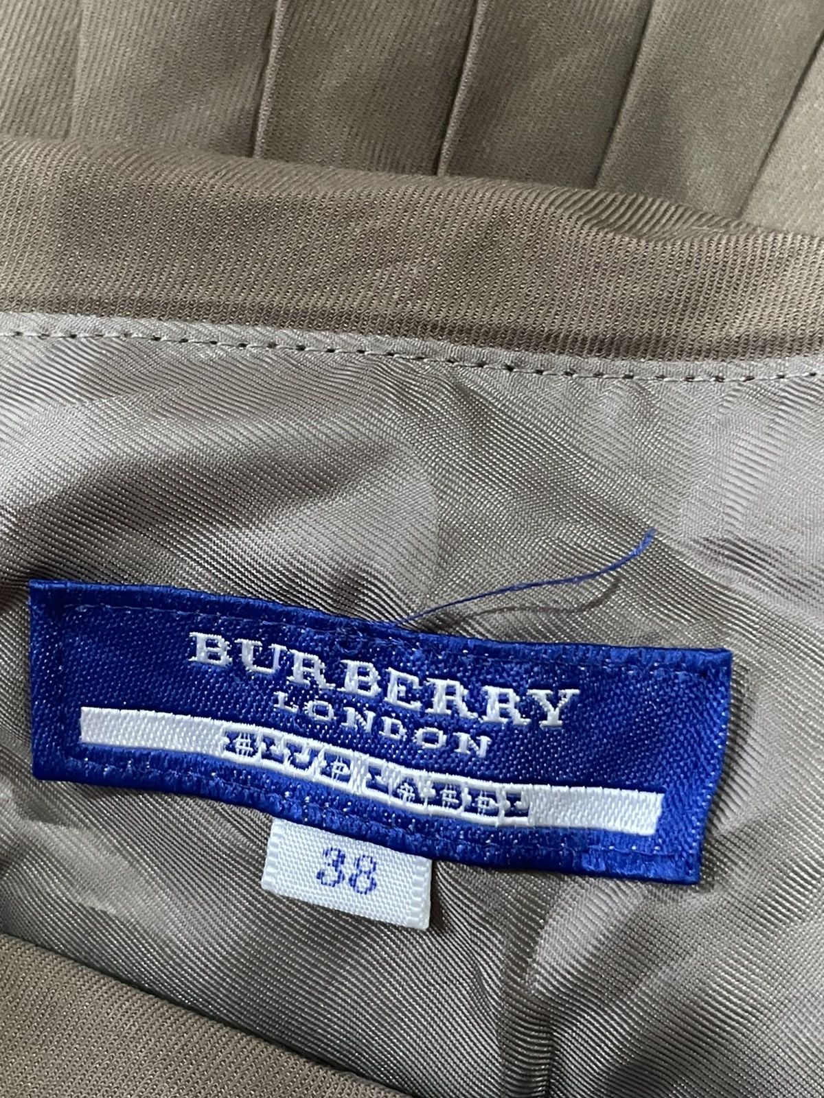 Burberry Burberry Pleated Mini Skirt Size 26" / US 2 / IT 38 - 3 Thumbnail