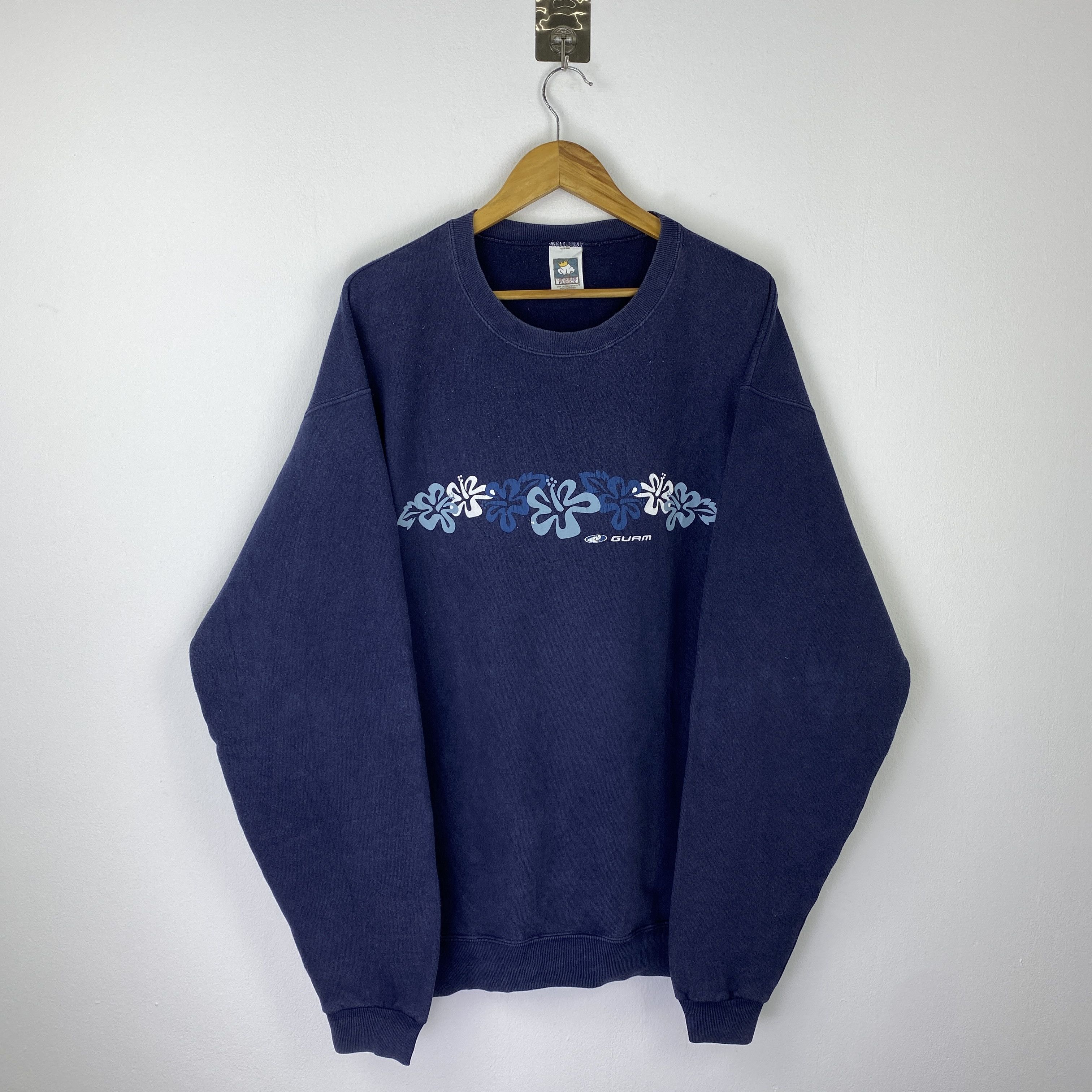 Vintage Vintage 90s Guam Crewneck Pullover Jumper Sweatshirt SH0539 Size US L / EU 52-54 / 3 - 1 Thumbnail