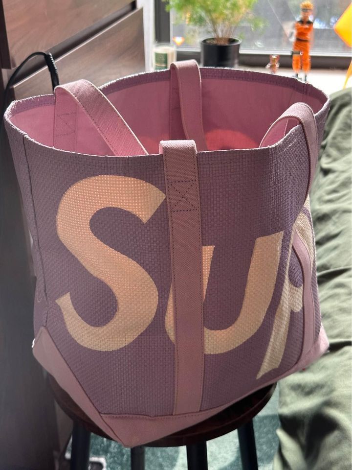 Supreme cheapest raffia tote bag