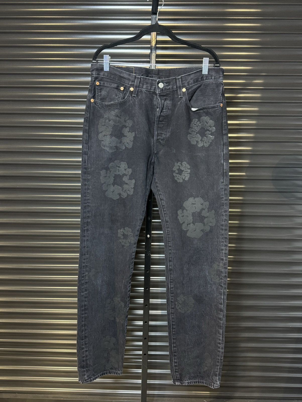 DENIM TEARS Denim Tears Black on Black Levi’s Jeans - 34x34 Size US 34 / EU 50 - 1 Thumbnail