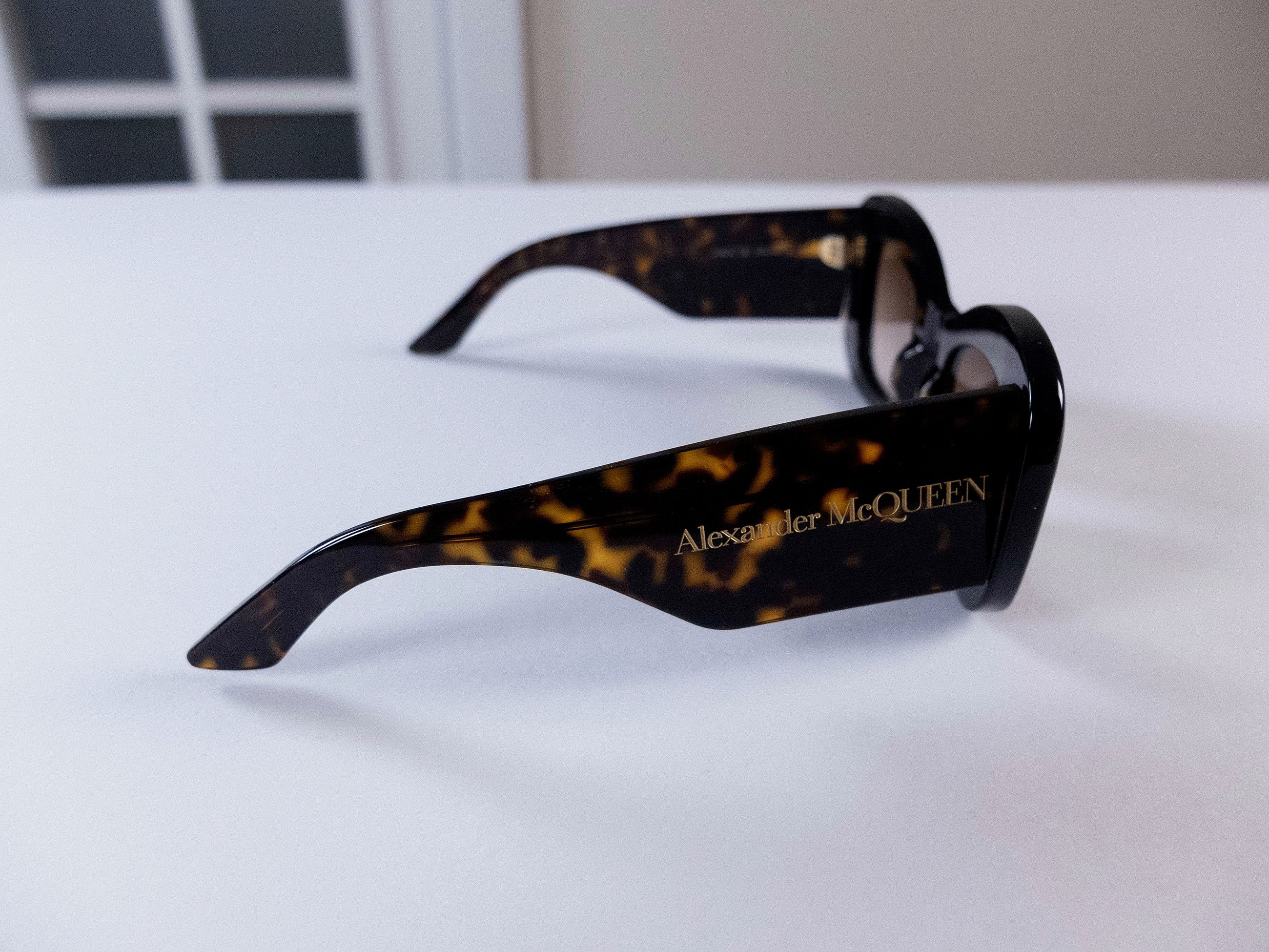 Alexander McQueen ALEXANDER MCQUEEN tortoise oversize cats eye sunglasses Size ONE SIZE - 6 Thumbnail