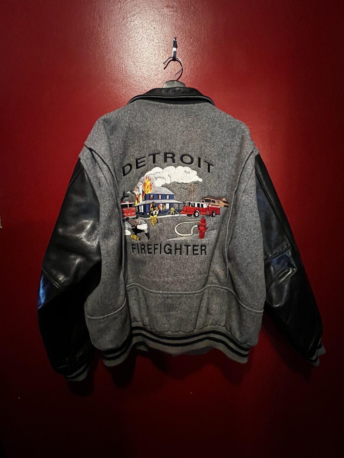 Vintage Vintage Detroit Firefighter Varsity Jacket 2XL Embroidered Size US XXL / EU 58 / 5 - 4 Thumbnail