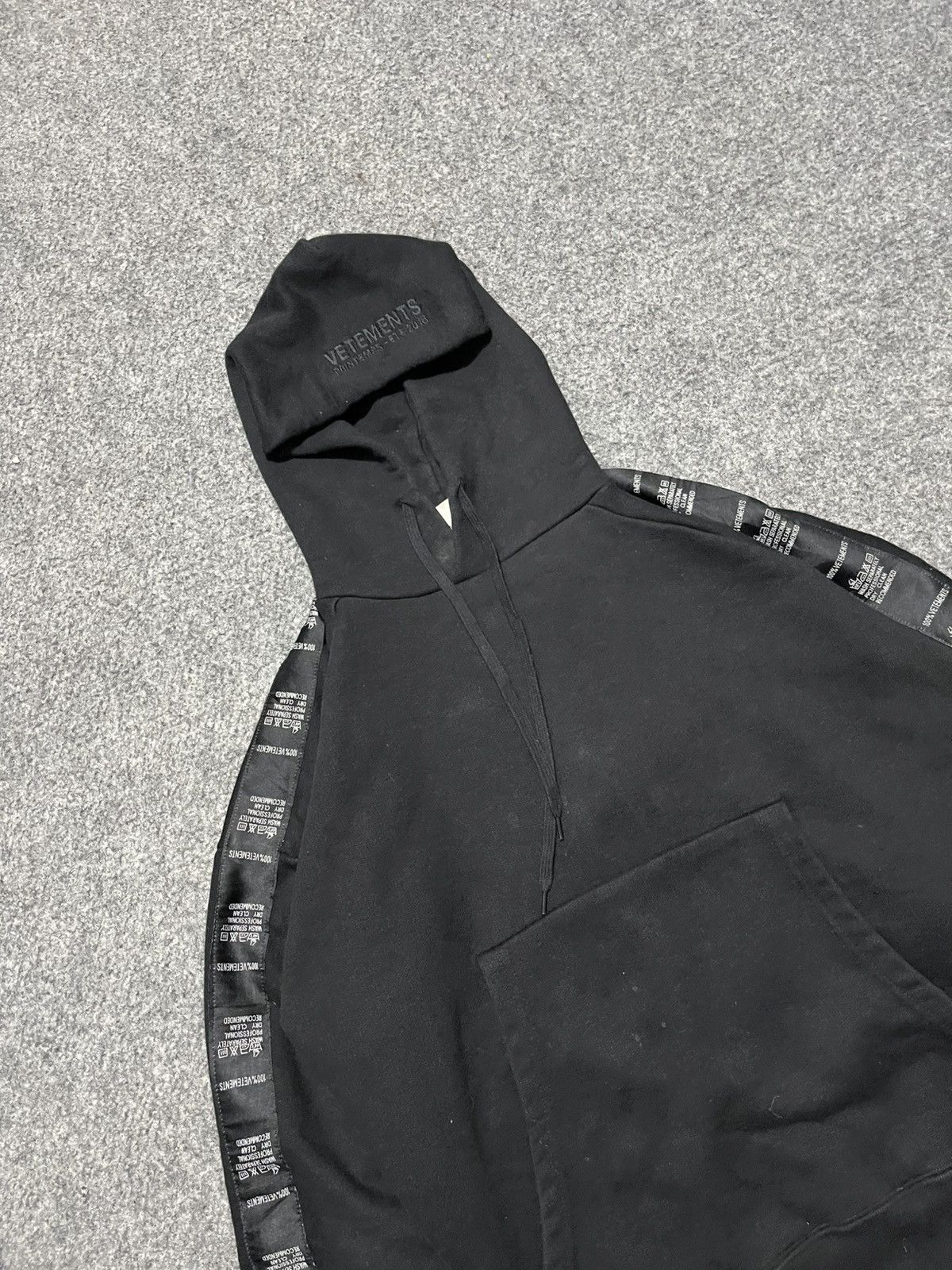 Vetements Vetements Tape Washing Lebel Hoodie Size US XXS / EU 40 - 5 Thumbnail