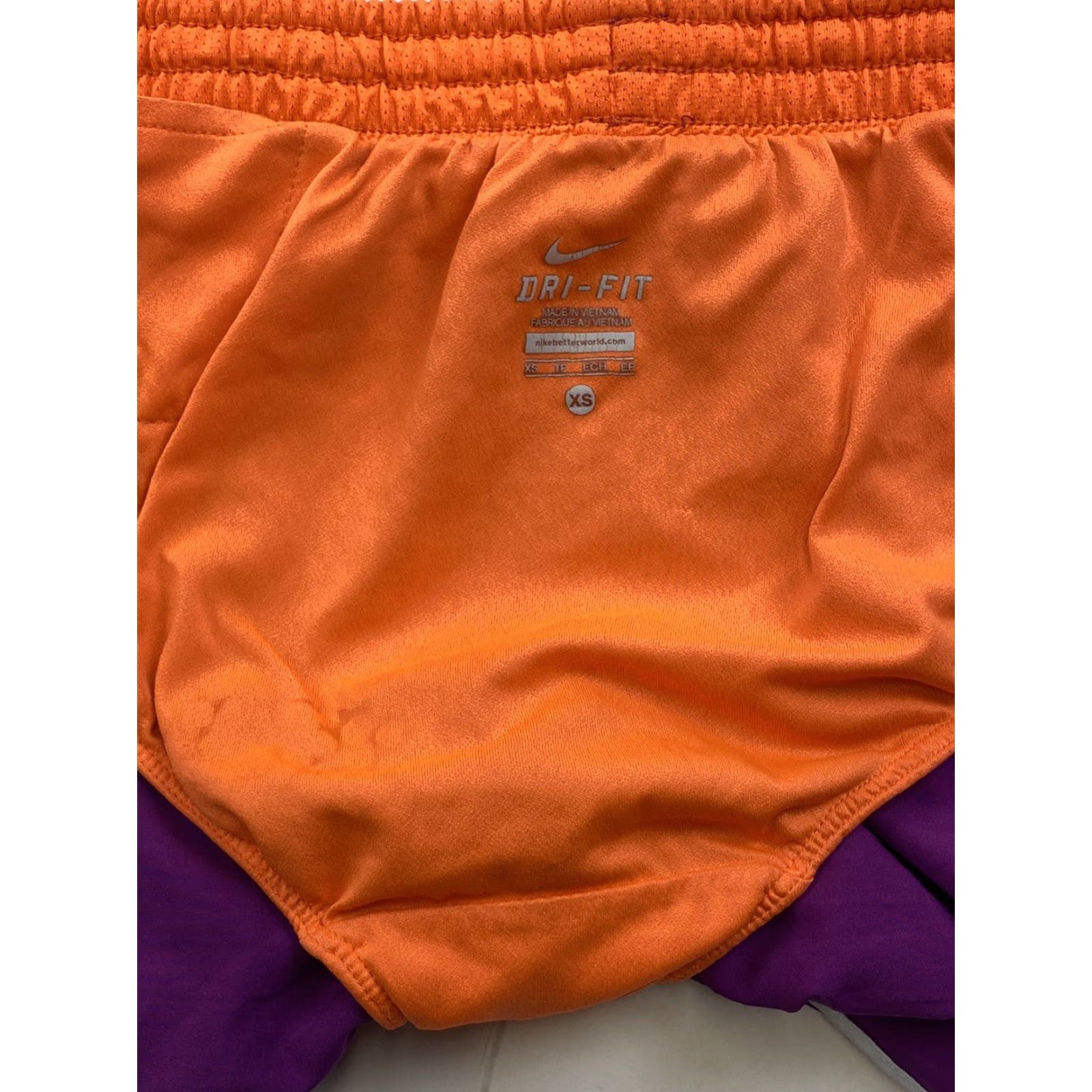 Nike VINTAGE Nike Running Shorts Womens XS Pink Size 26" / US 2 / IT 38 - 4 Thumbnail