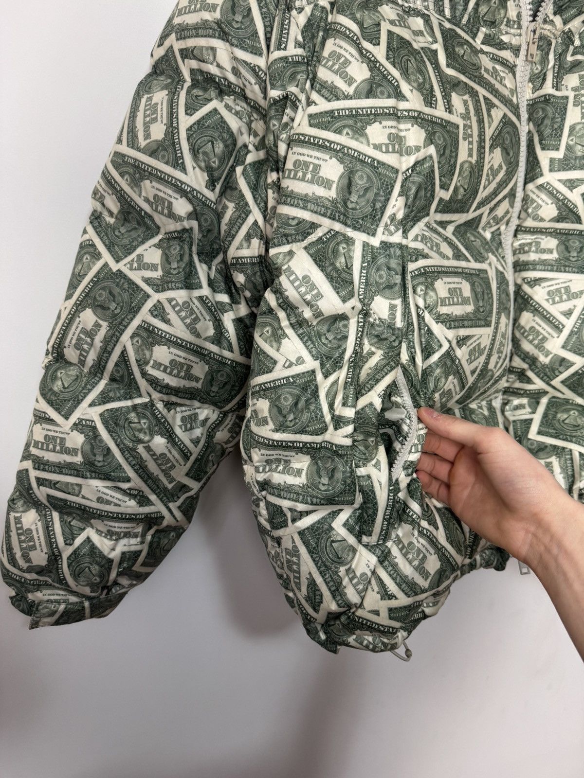 Vetements Vetements Million Dollar Print Down Puffer Jacket Luxury Size US S / EU 44-46 / 1 - 14 Thumbnail