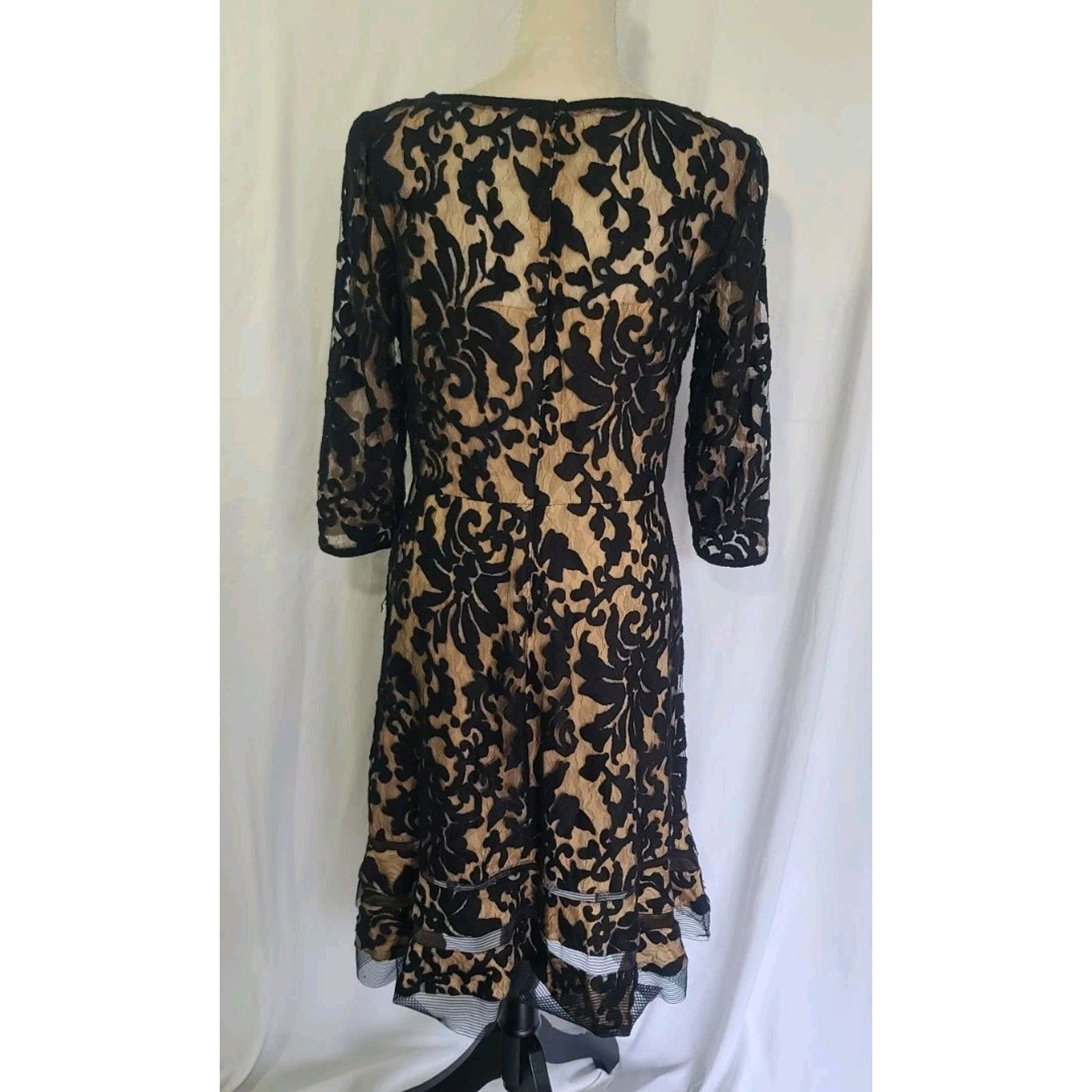 Tadashi Shoji Tadashi Shoji Embroidered Lace 3/4 Sleeve Dress Sheer US 8 Size M / US 6-8 / IT 42-44 - 5 Thumbnail