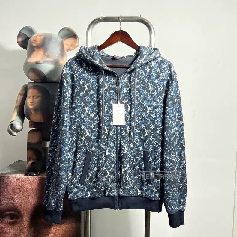 Louis Vuitton Louis Vuitton Render full print jacket Size US L / EU 52-54 / 3 - 1 Thumbnail