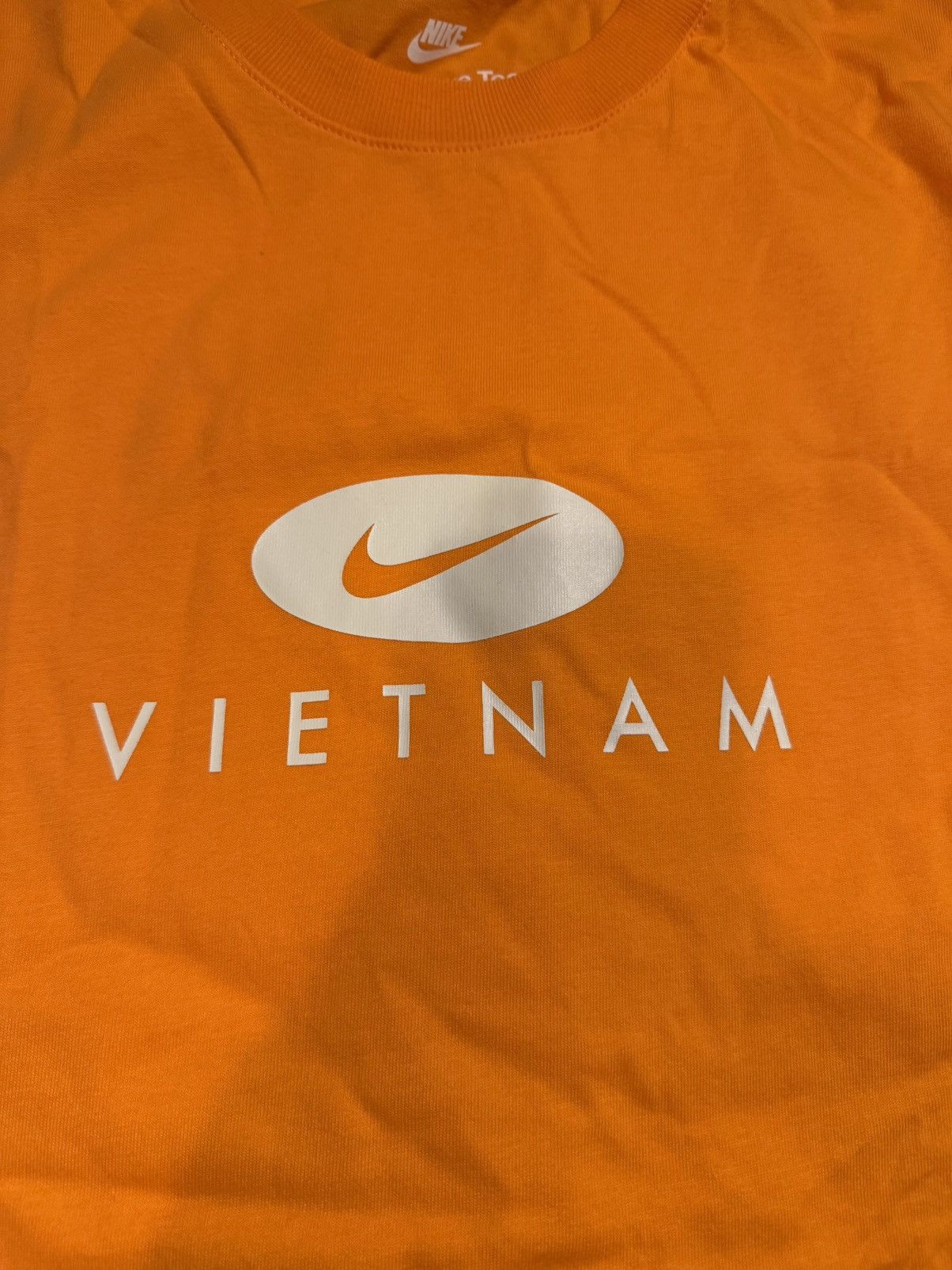 Nike Nike City Exclusive - Vietnam- tee size L Size US L / EU 52-54 / 3 - 2 Thumbnail