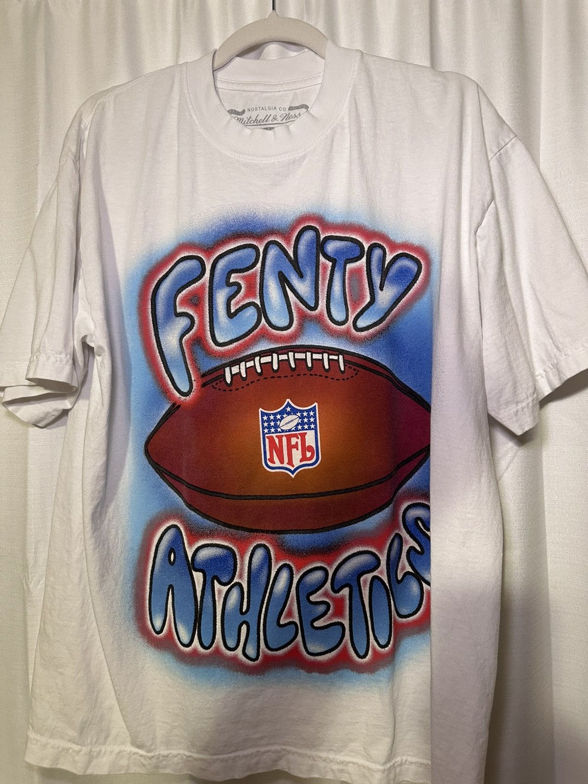 RIHANNA VINTAGE SUPER BOWl TEE
