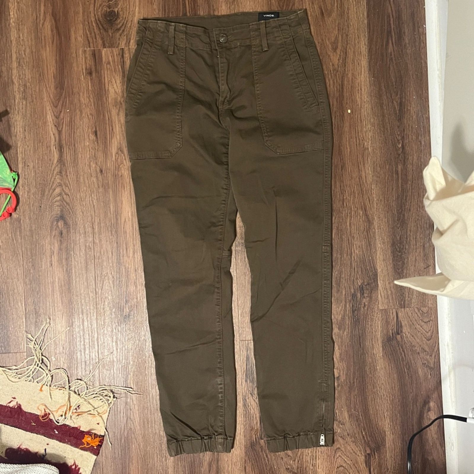 Vince Vince Joggers, size 26, Olive Green Size 26" / US 2 / IT 38 - 2 Thumbnail