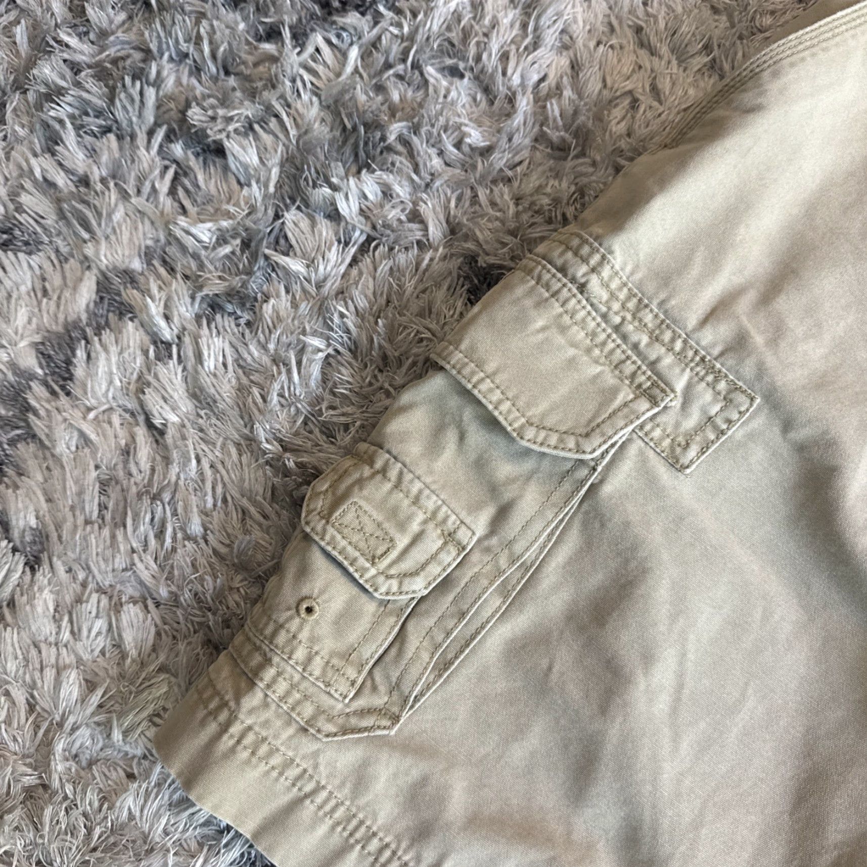 Izod VINTAGE Izod Men's Cargo Shorts 32 Tan Beige Multi Pocket Hip Hop Casual 00's Y2K Pockets Mens Size US 32 / EU 48 - 2 Thumbnail