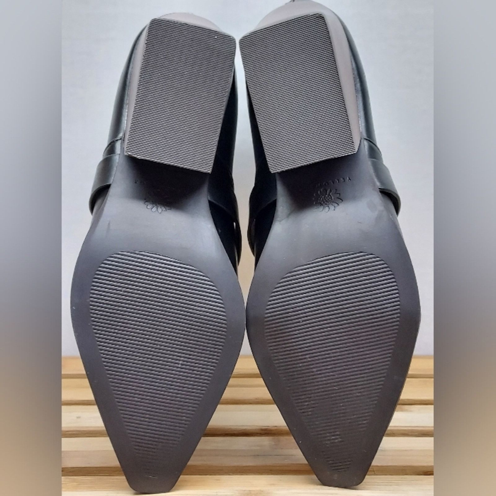 Other Yellow Box Womens Black Canoly Cut-Out Bootie Size 9 Size US 9 / IT 39 - 4 Thumbnail