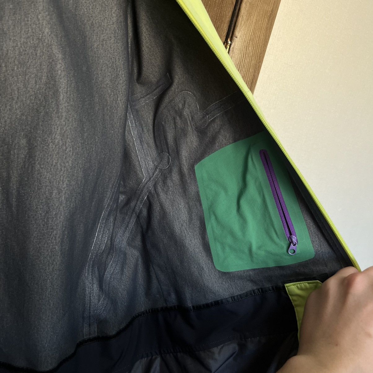 Arc'teryx Vintage Arc’teryx Gore Tex Recco Jacket Size US S / EU 44-46 / 1 - 21 Thumbnail