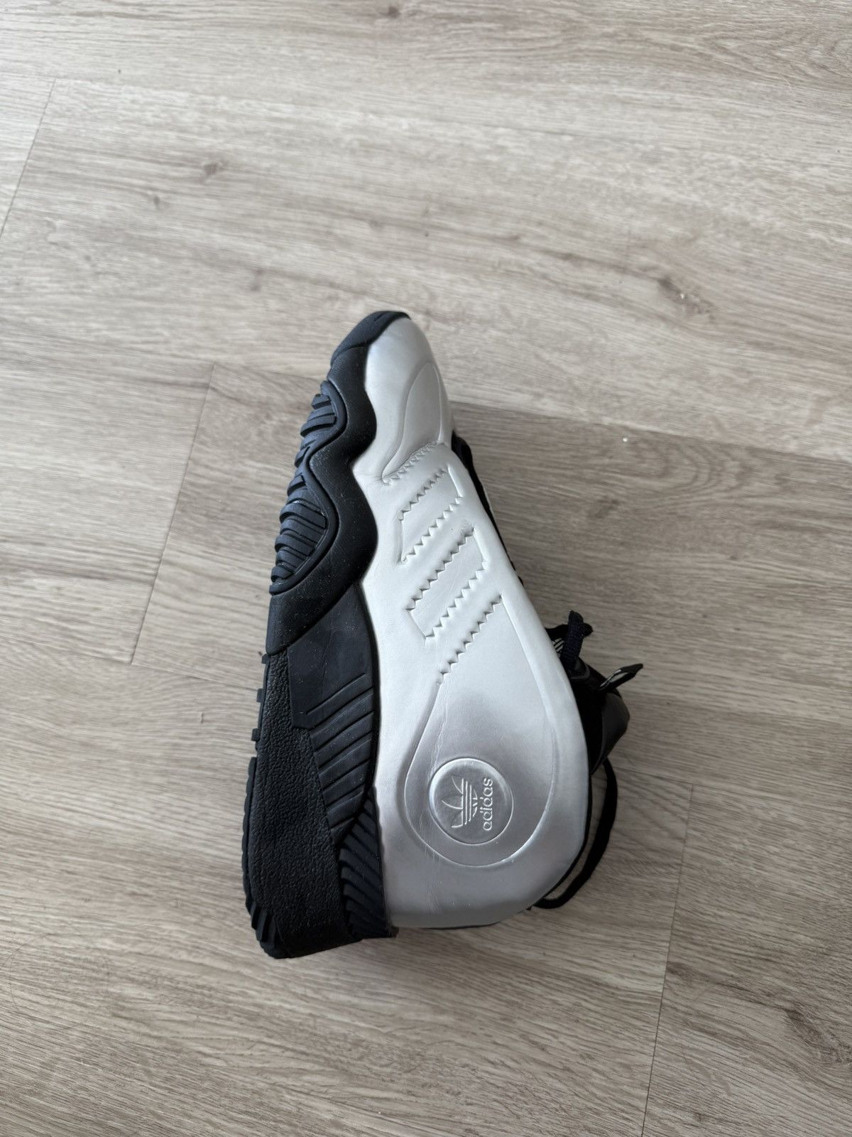 Adidas × Alexander Wang Alexander Wang Futureshell Platinum Size US 9.5 / EU 42-43 - 6 Thumbnail