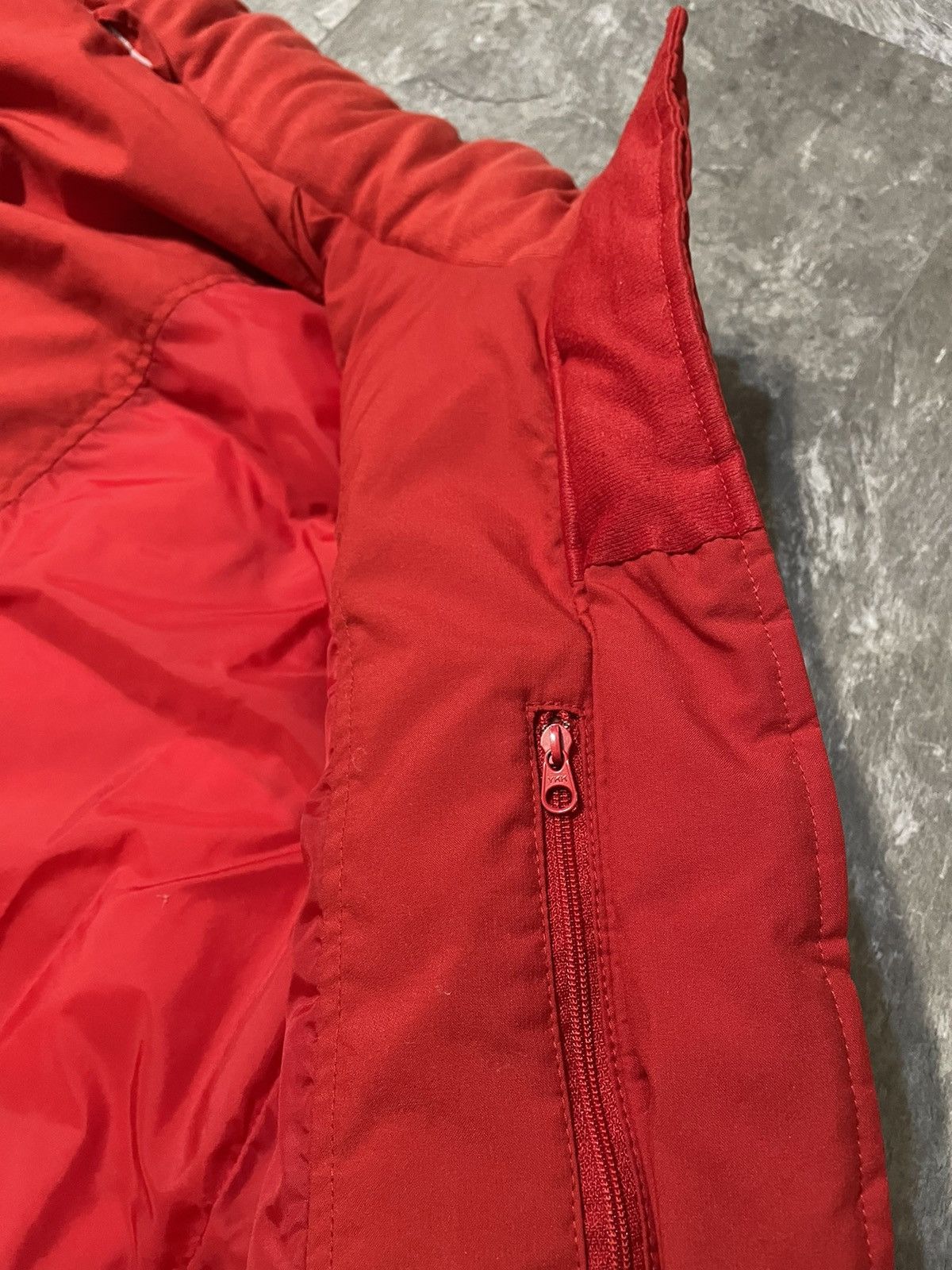 Nike Vintage Nike Y2K Puffer Down Vest Size US L / EU 52-54 / 3 - 11 Thumbnail