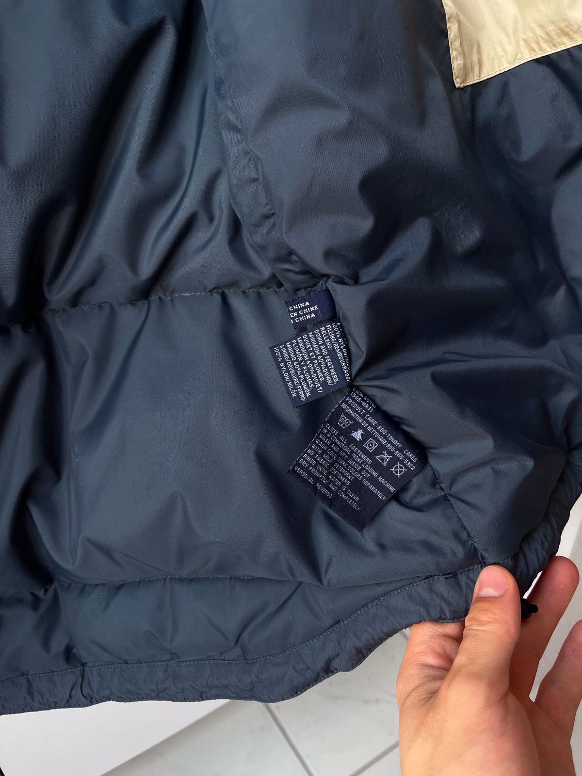 Tommy Hilfiger × Vintage Vintage Y2k Tommy Hilfiger Down Vest Size US L / EU 52-54 / 3 - 8 Thumbnail