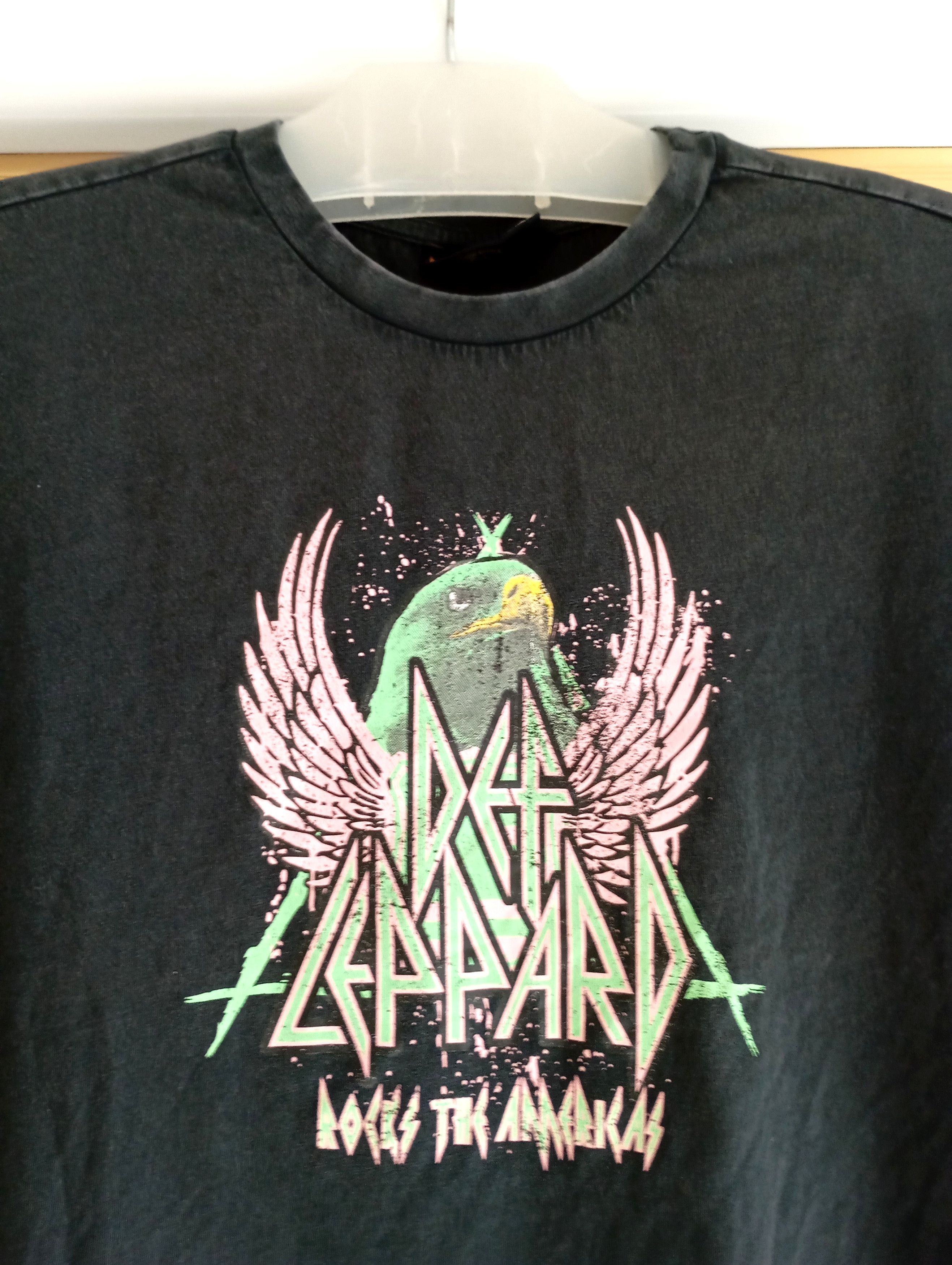 Def Leppard Def Leppard Rock The Americas Kanye West style crop tshirt Size US S / EU 44-46 / 1 - 2 Thumbnail
