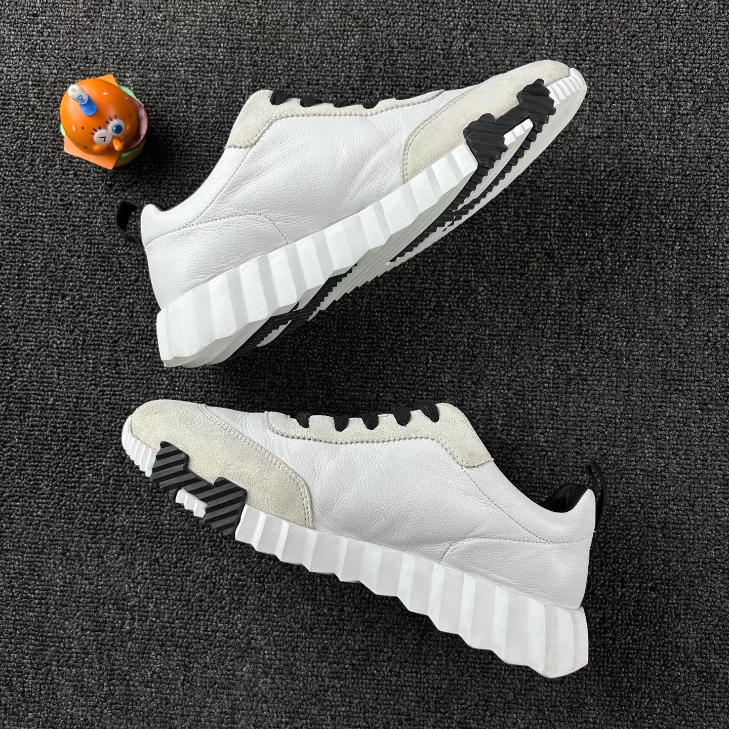 Hermes Hermes white sneakers worn a few times 39 Size US 8 / IT 38 - 3 Thumbnail