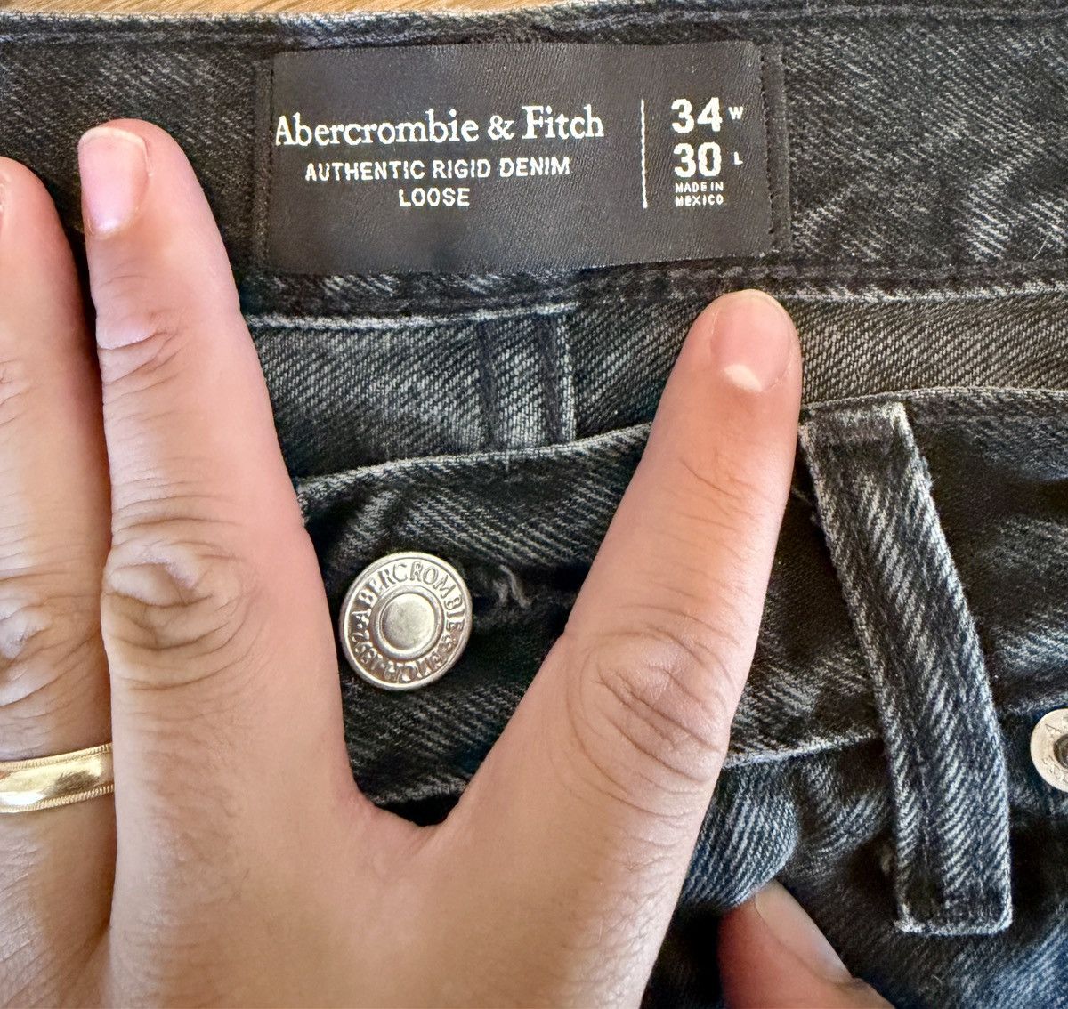 Abercrombie & Fitch Abercrombie and Fitch: Rigid Denim Loose. Size US 34 / EU 50 - 2 Thumbnail