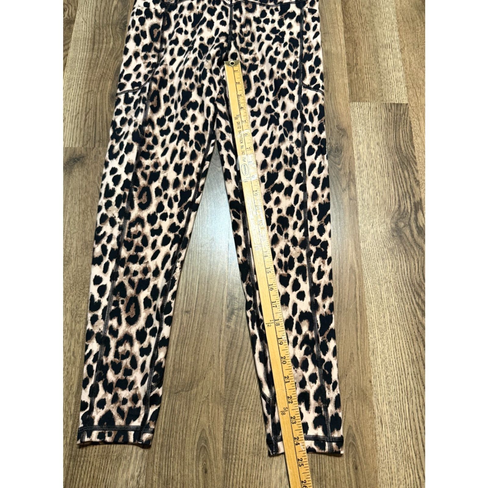 Victoria's Secret Victoria's Secret Leggings Women's Size 8 Black Cheetah Print Ankle Pants Size 30" / US 8 / IT 44 - 7 Thumbnail
